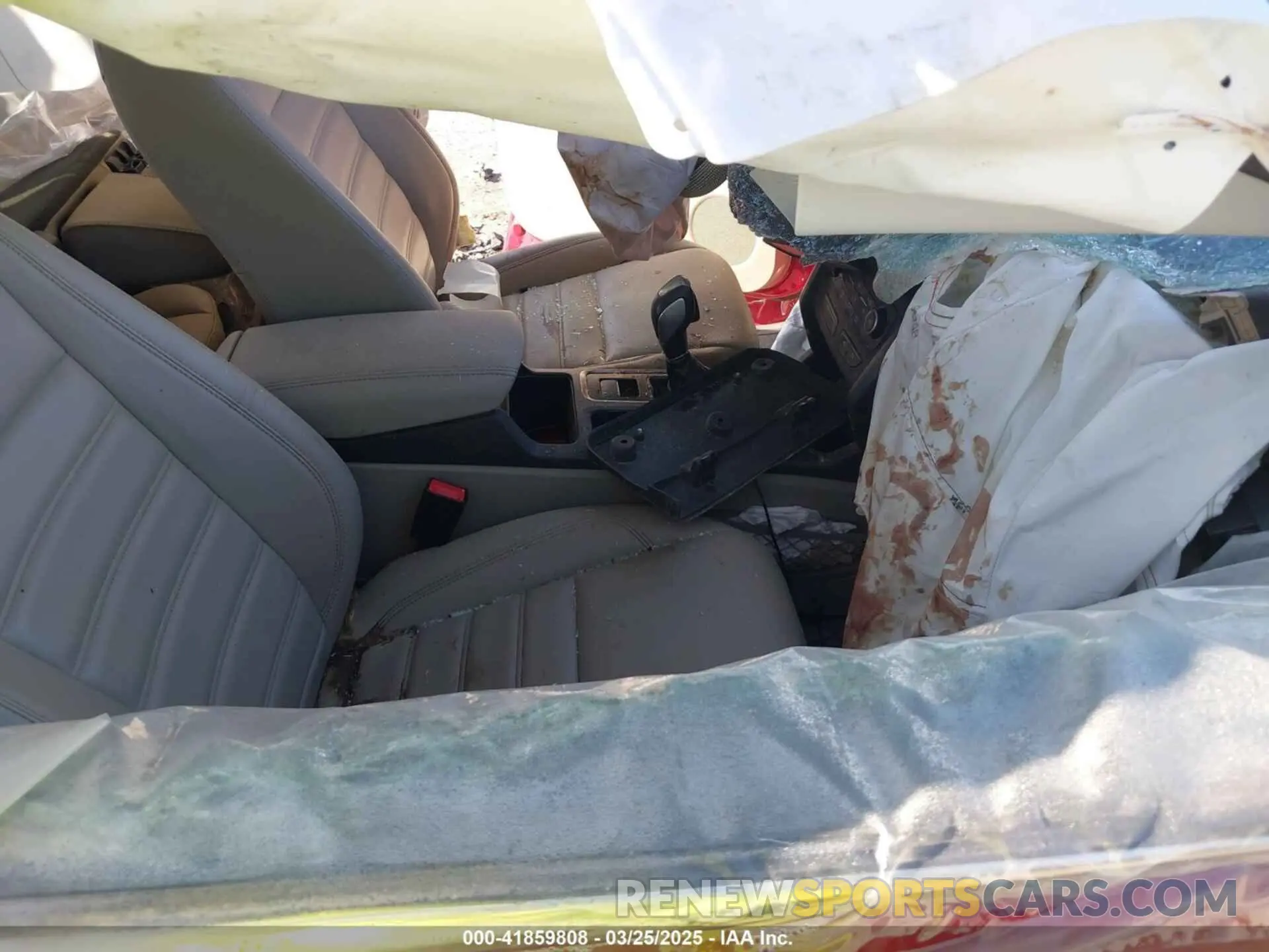 5 fotografías del automóvil dañado 1FMCU0HD2KUC32177 FORD ESCAPE 2019