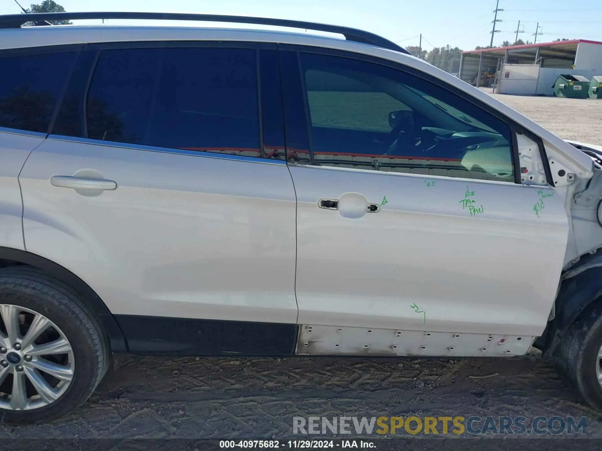 14 fotografías del automóvil dañado 1FMCU0HD3KUB94667 FORD ESCAPE 2019