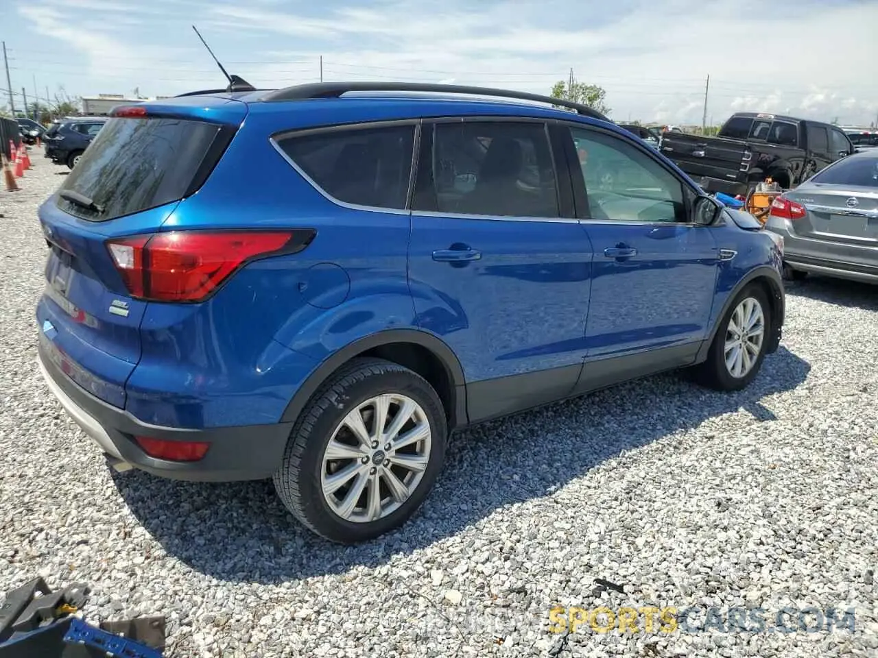 3 fotografías del automóvil dañado 1FMCU0HD3KUB95446 FORD ESCAPE 2019