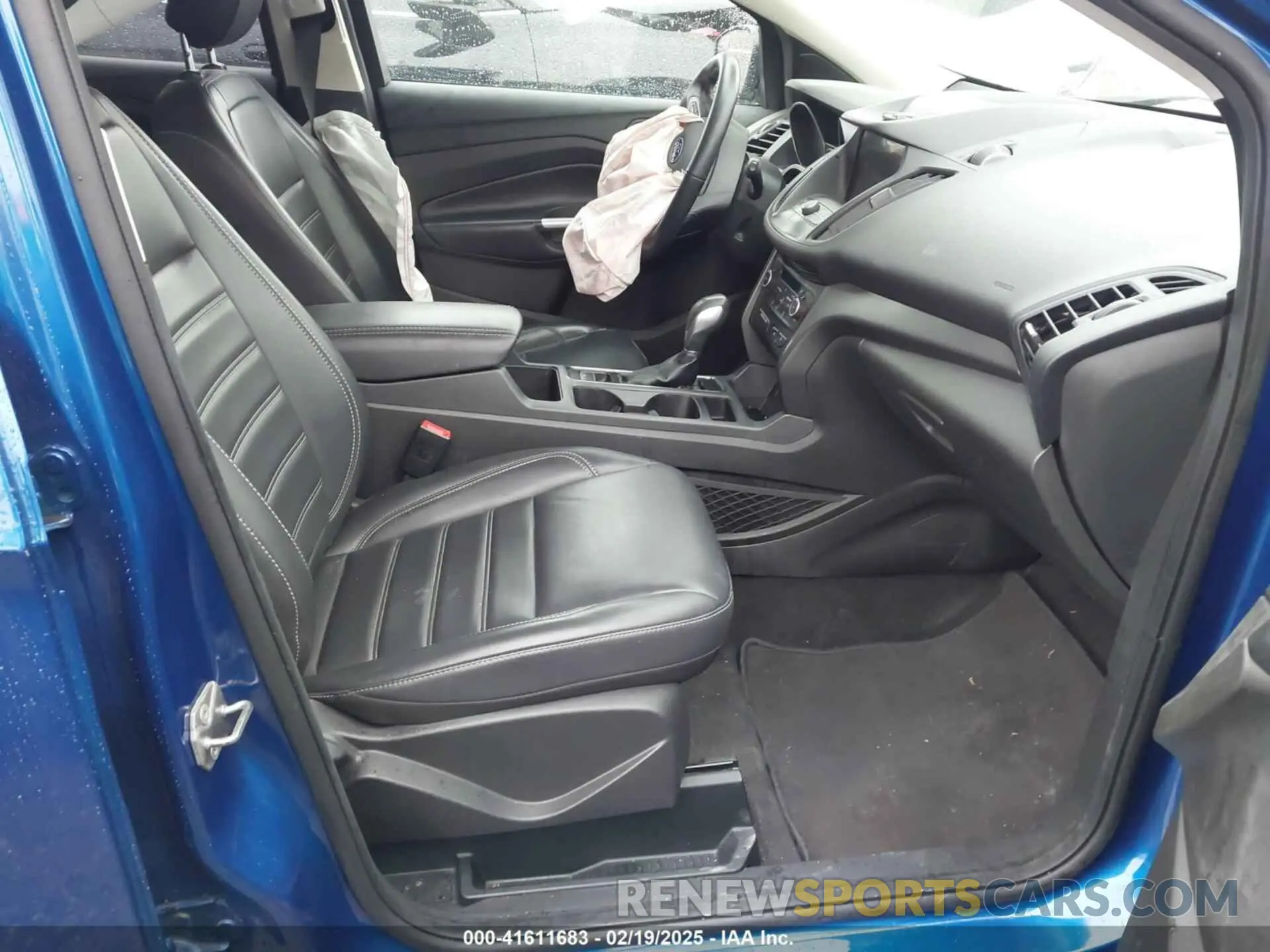 5 fotografías del automóvil dañado 1FMCU0HD4KUB93981 FORD ESCAPE 2019