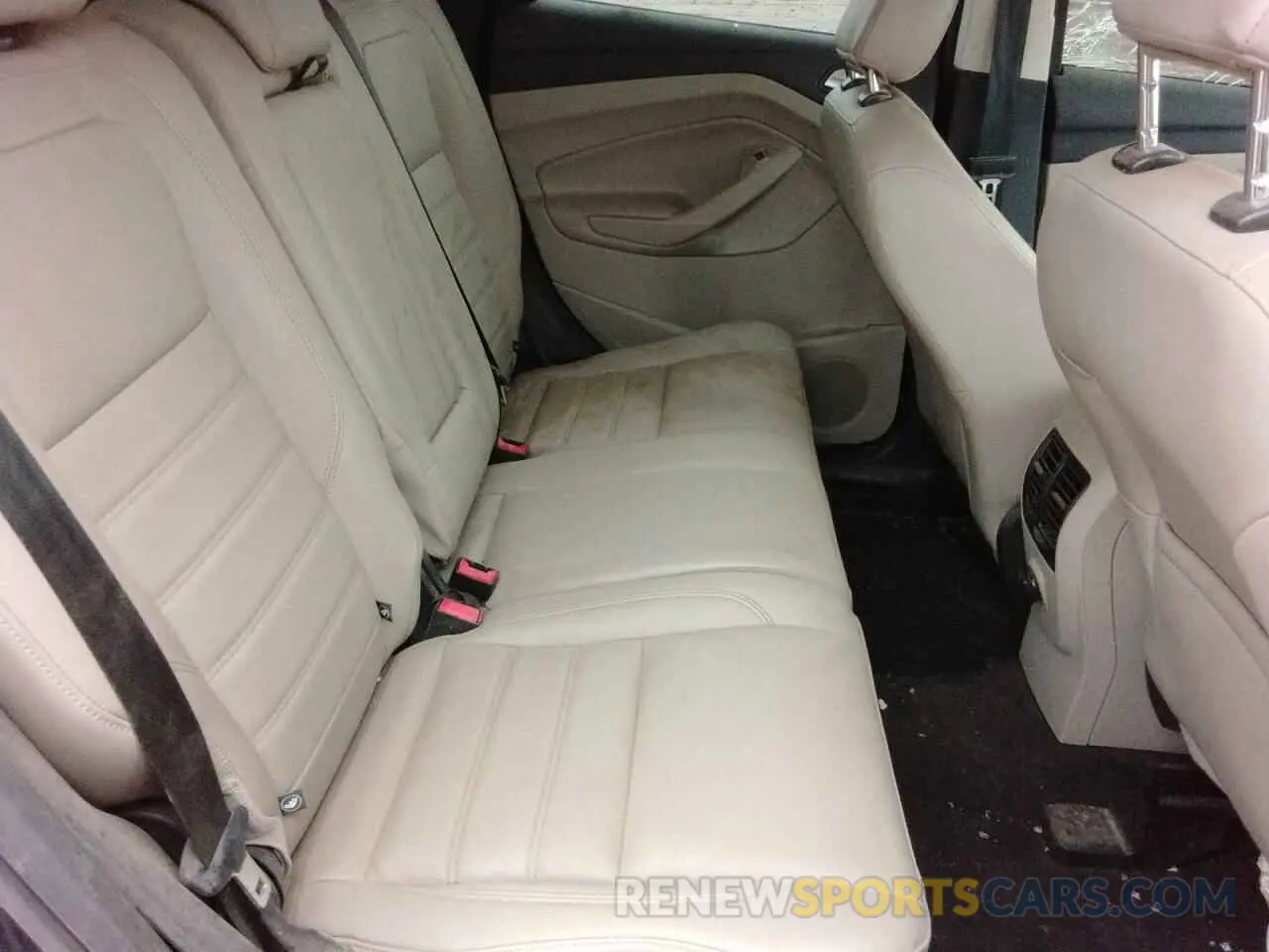 11 fotografías del automóvil dañado 1FMCU0HD4KUB99134 FORD ESCAPE 2019