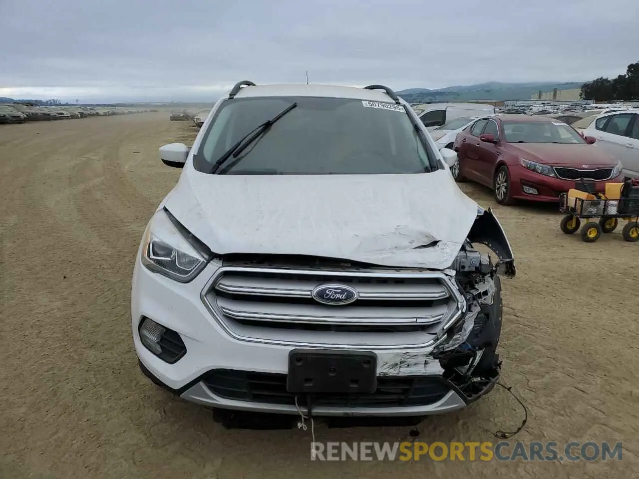 5 fotografías del automóvil dañado 1FMCU0HD4KUC31354 FORD ESCAPE 2019
