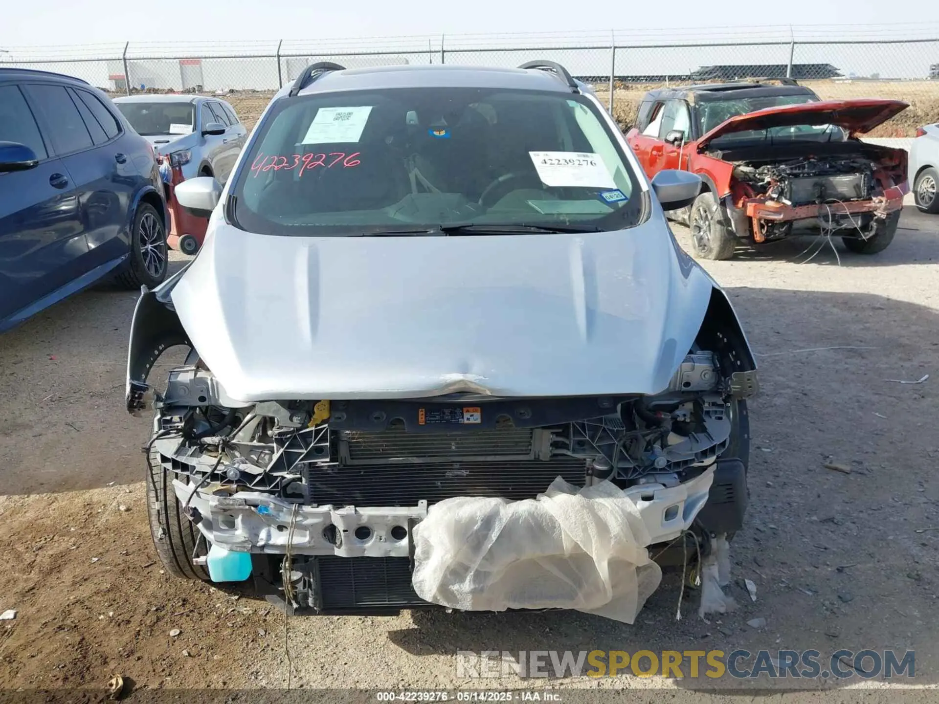 12 fotografías del automóvil dañado 1FMCU0HD5KUA99883 FORD ESCAPE 2019
