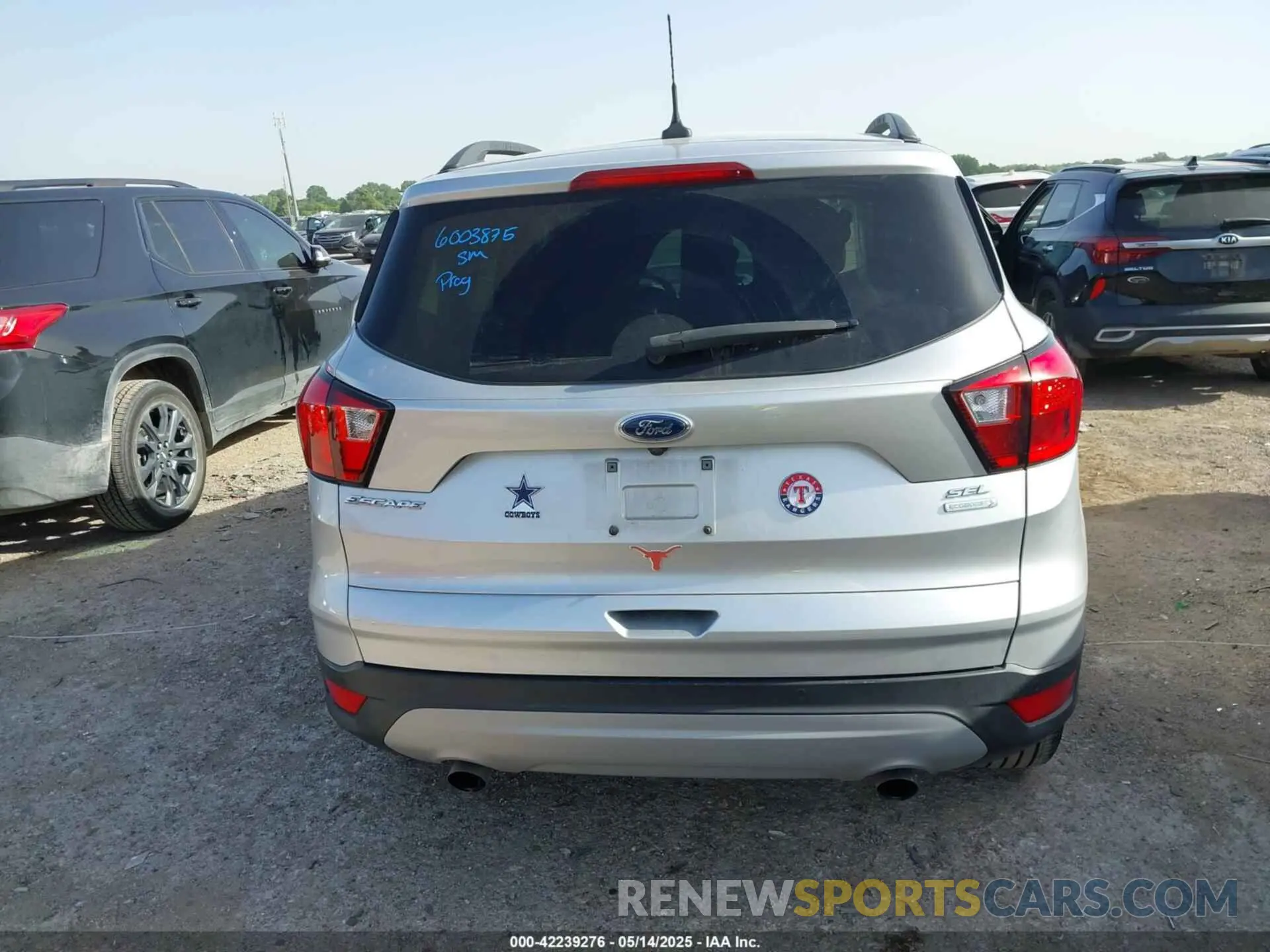 16 fotografías del automóvil dañado 1FMCU0HD5KUA99883 FORD ESCAPE 2019