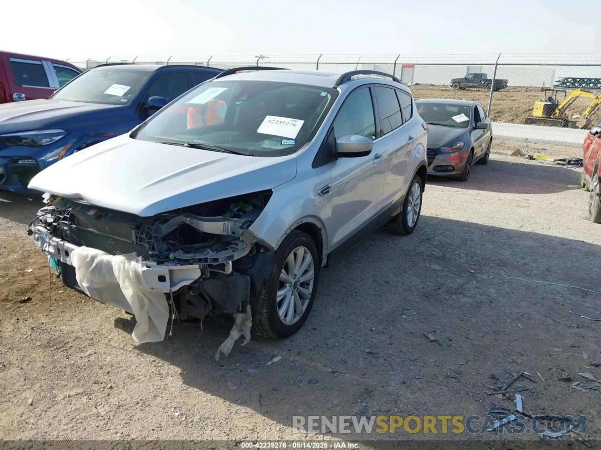 2 fotografías del automóvil dañado 1FMCU0HD5KUA99883 FORD ESCAPE 2019