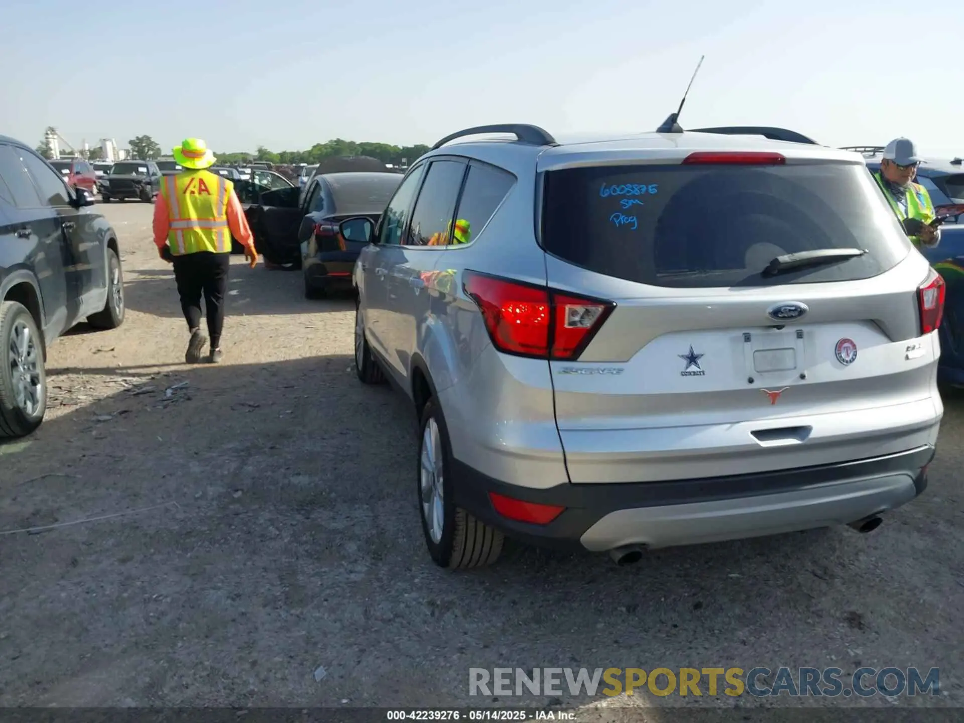 3 fotografías del automóvil dañado 1FMCU0HD5KUA99883 FORD ESCAPE 2019