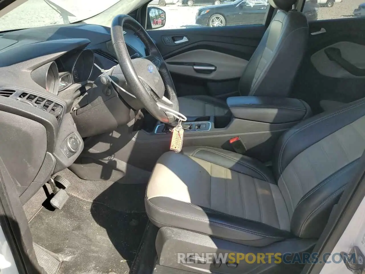 7 fotografías del automóvil dañado 1FMCU0HD5KUB45261 FORD ESCAPE 2019