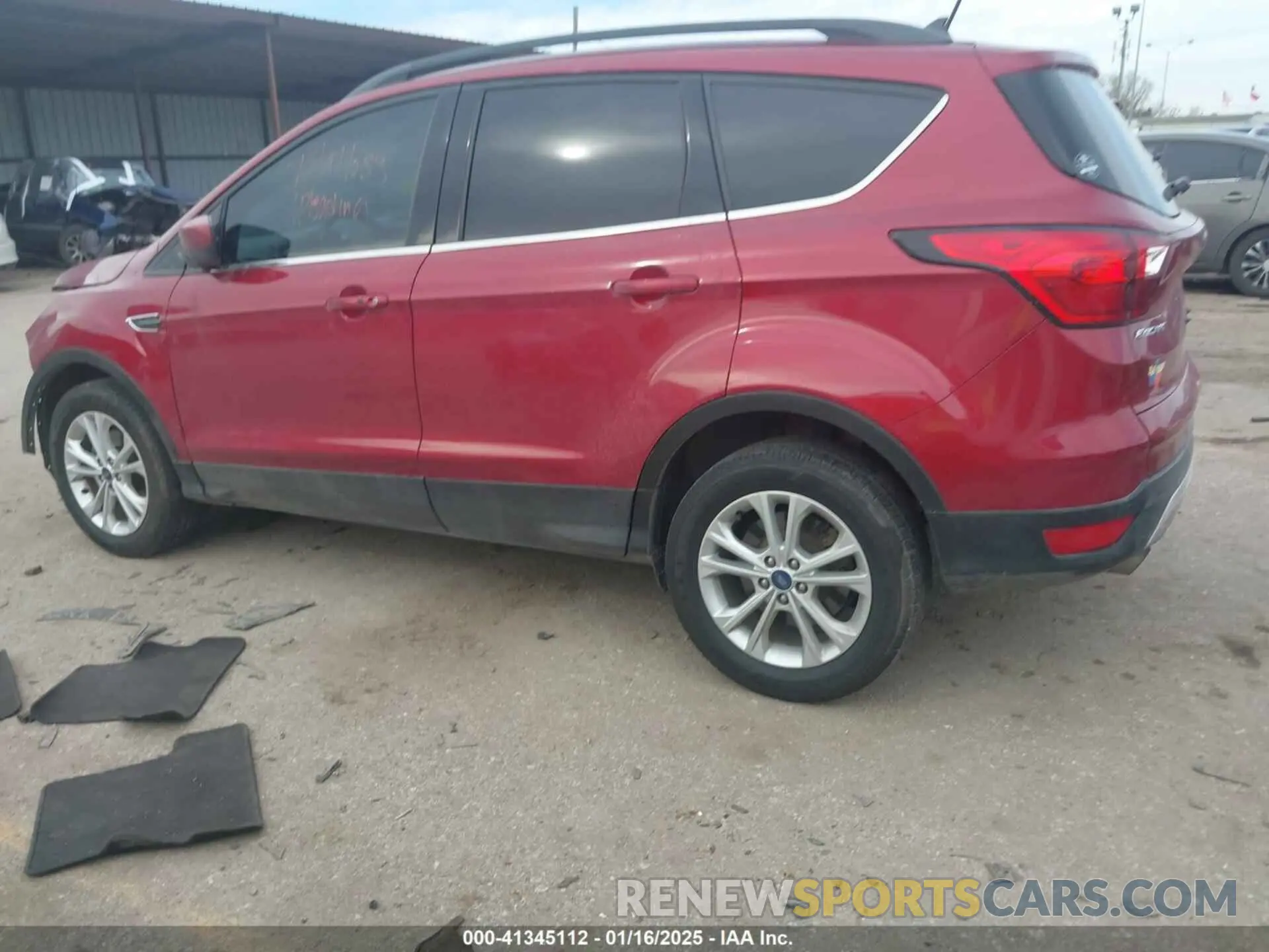 15 fotografías del automóvil dañado 1FMCU0HD5KUC02221 FORD ESCAPE 2019