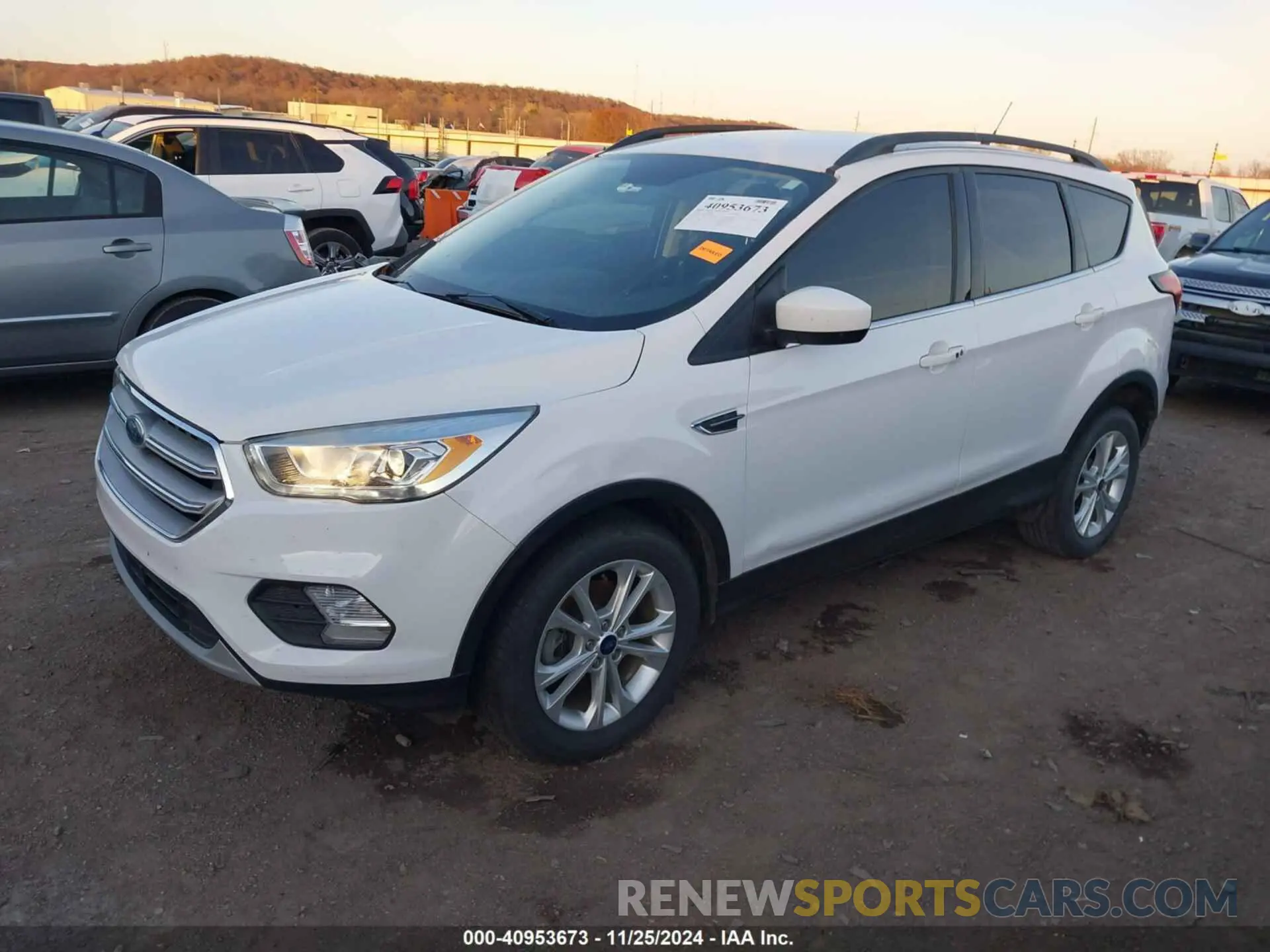 2 fotografías del automóvil dañado 1FMCU0HD6KUB01222 FORD ESCAPE 2019