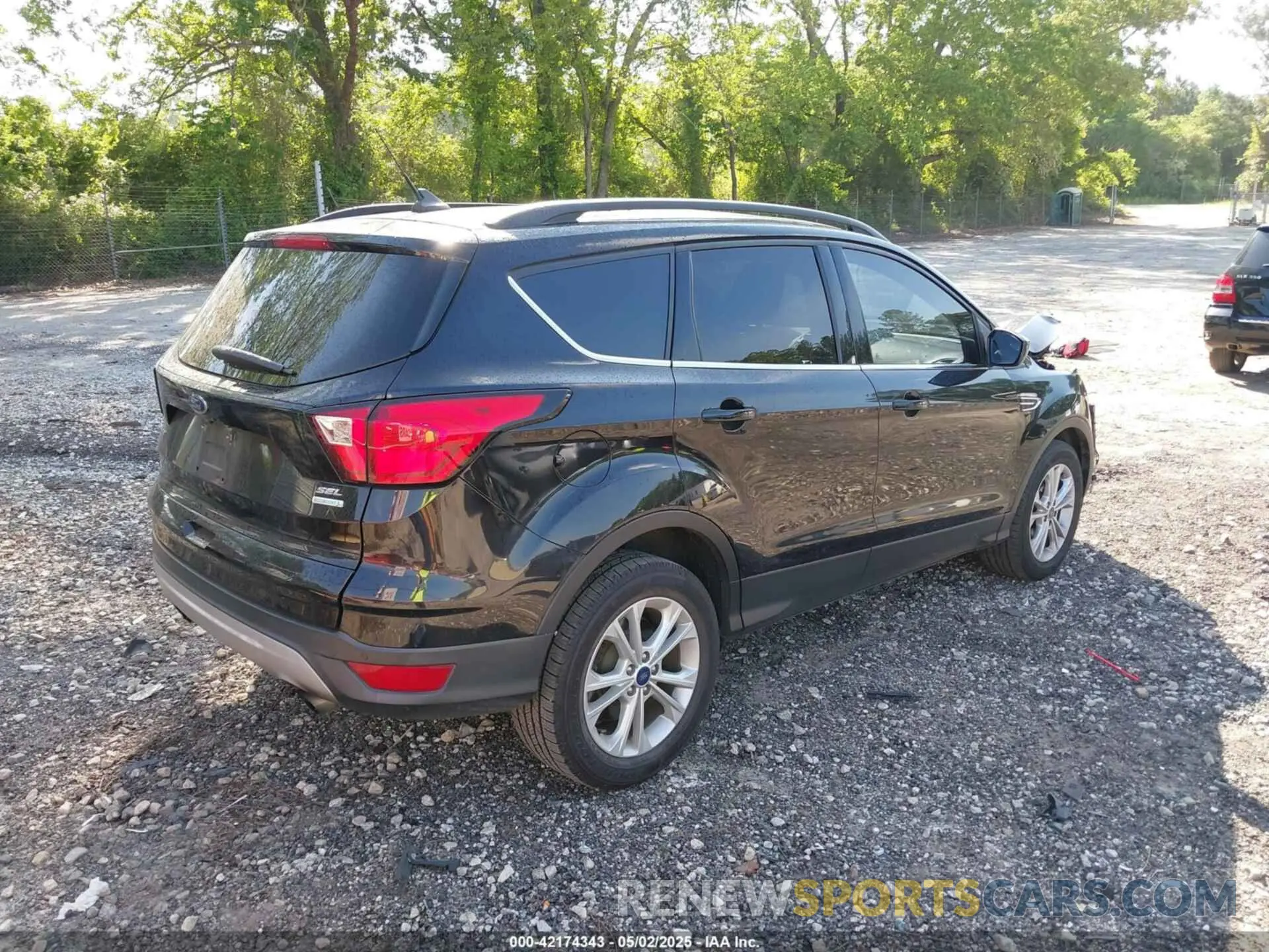 4 fotografías del automóvil dañado 1FMCU0HD6KUC29217 FORD ESCAPE 2019