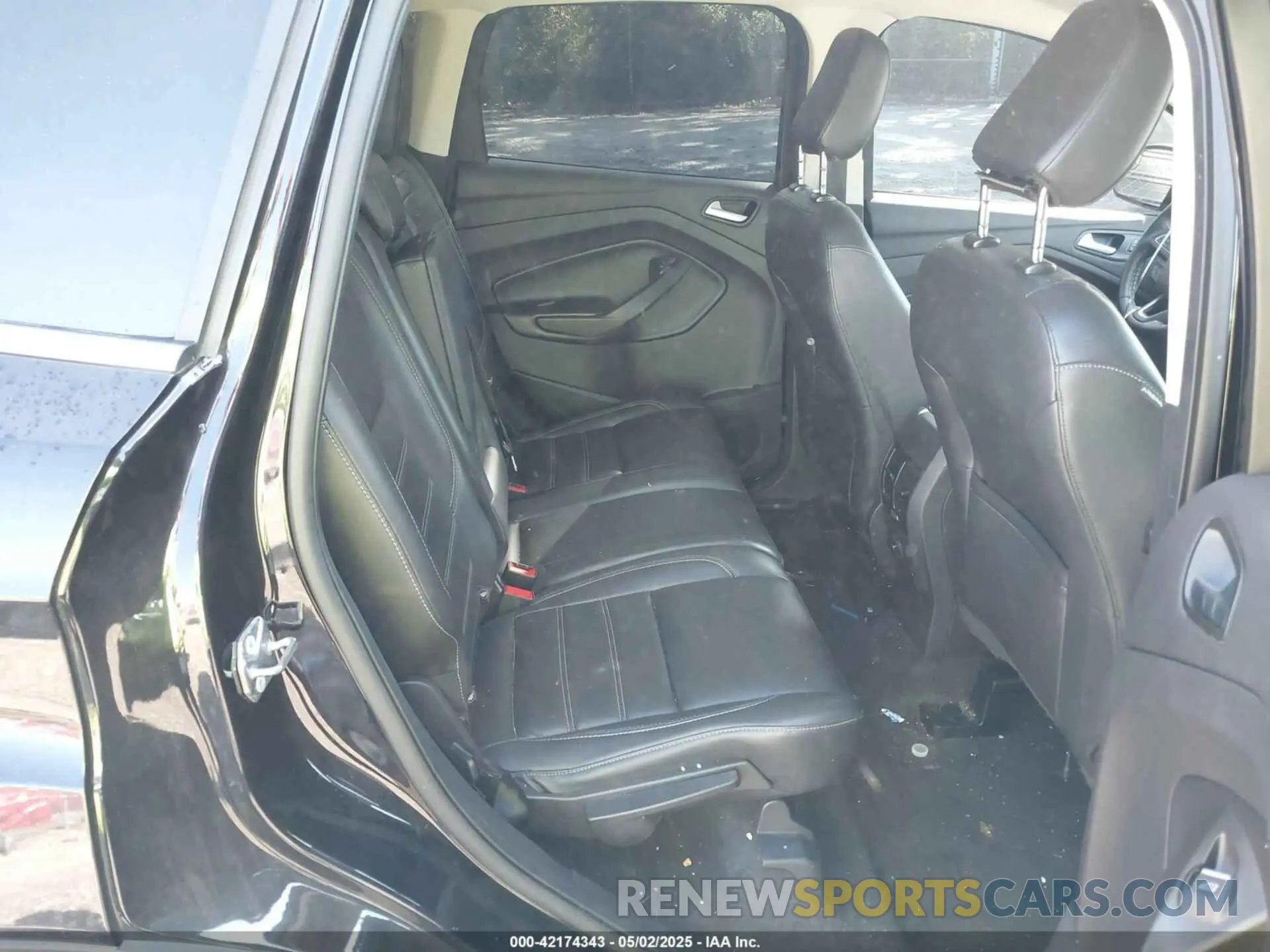 8 fotografías del automóvil dañado 1FMCU0HD6KUC29217 FORD ESCAPE 2019