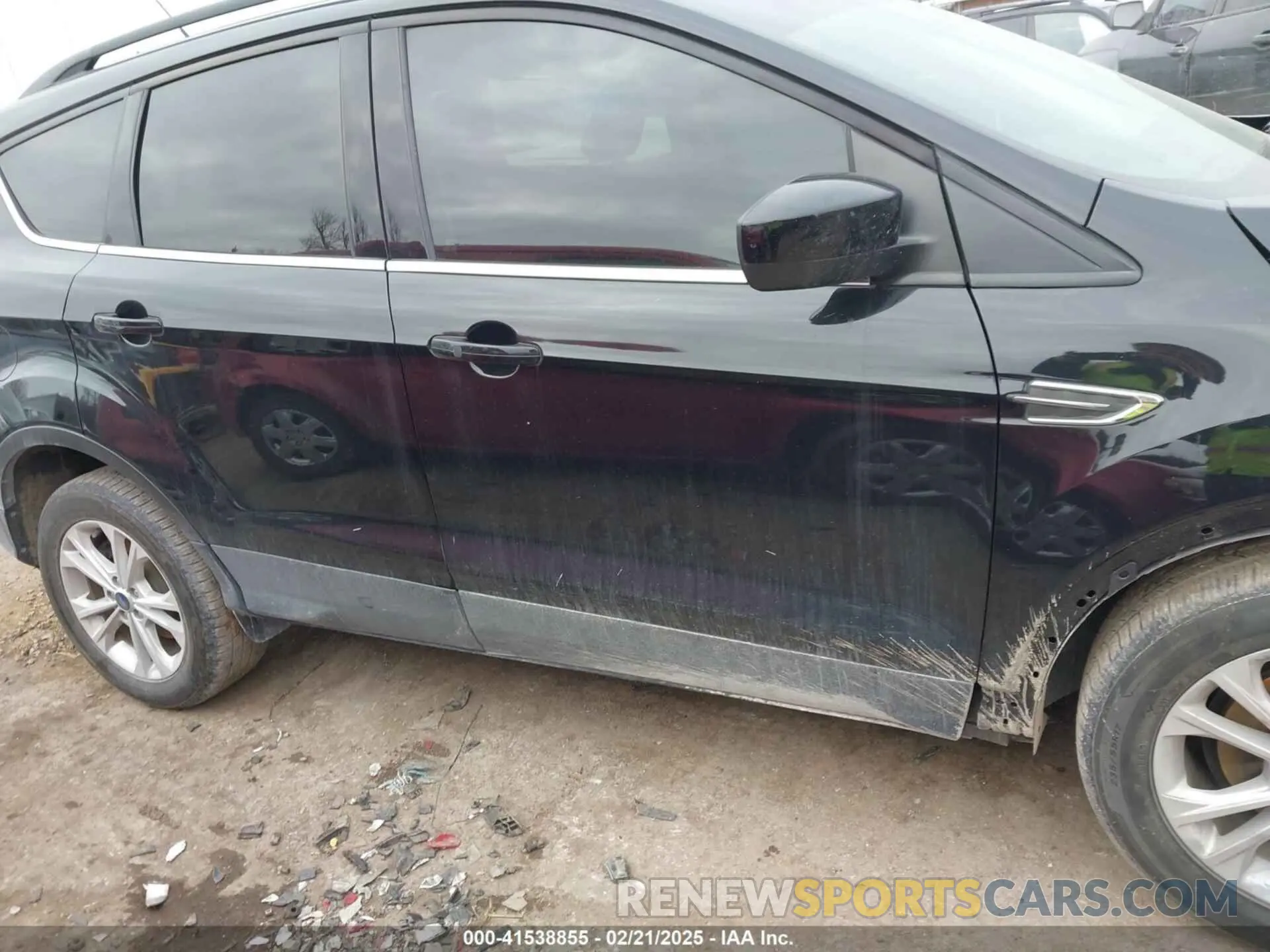 14 fotografías del automóvil dañado 1FMCU0HD7KUB00659 FORD ESCAPE 2019