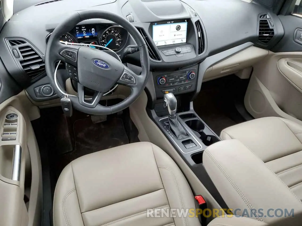 8 fotografías del automóvil dañado 1FMCU0HD7KUB01438 FORD ESCAPE 2019