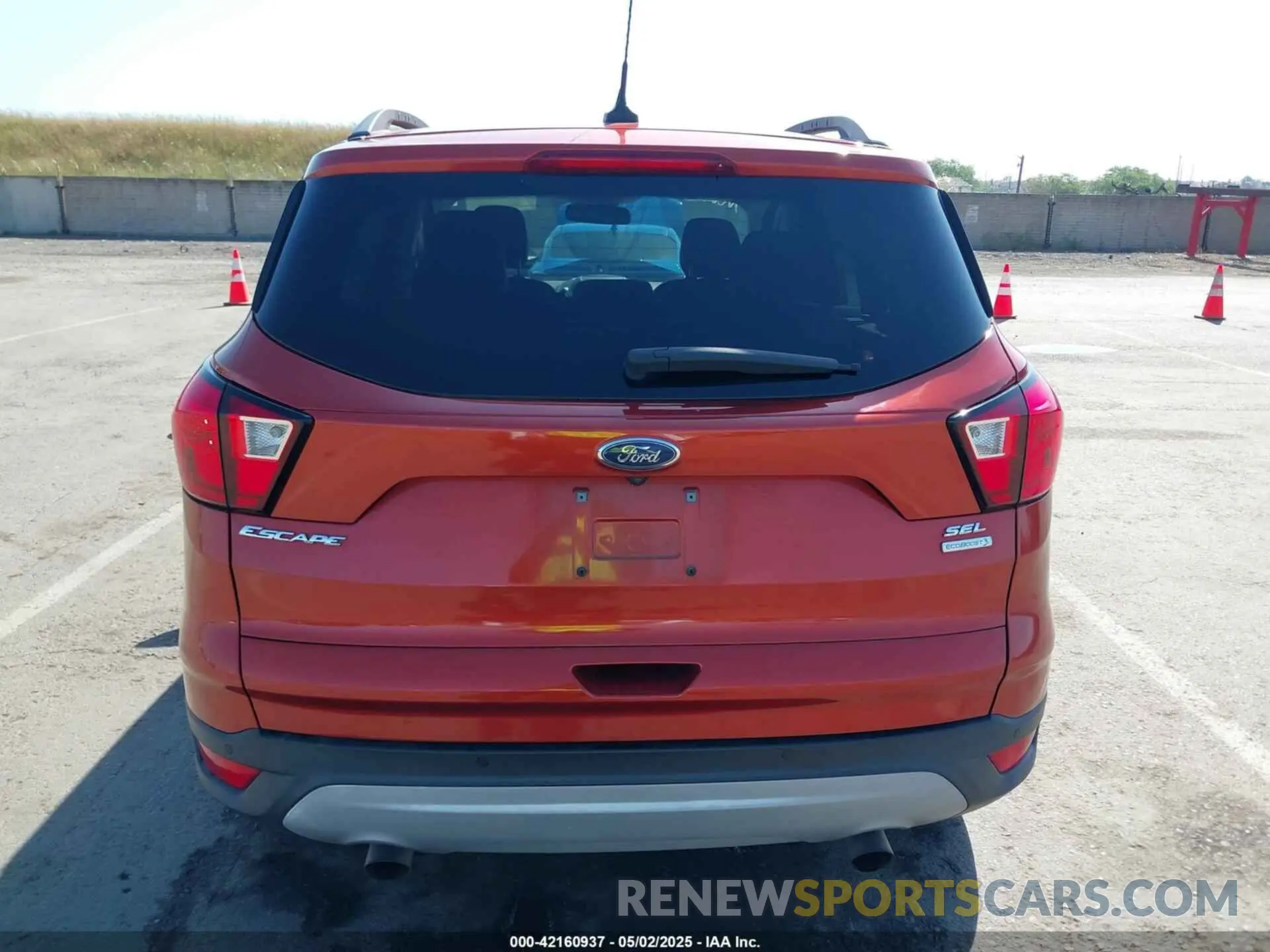 16 fotografías del automóvil dañado 1FMCU0HD8KUB65164 FORD ESCAPE 2019