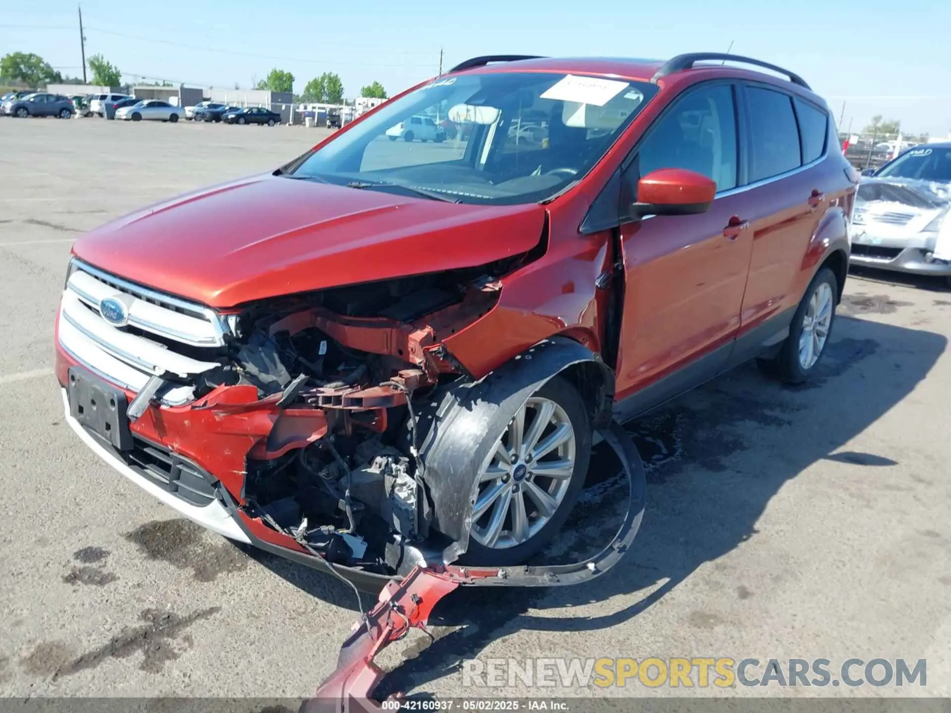 2 fotografías del automóvil dañado 1FMCU0HD8KUB65164 FORD ESCAPE 2019