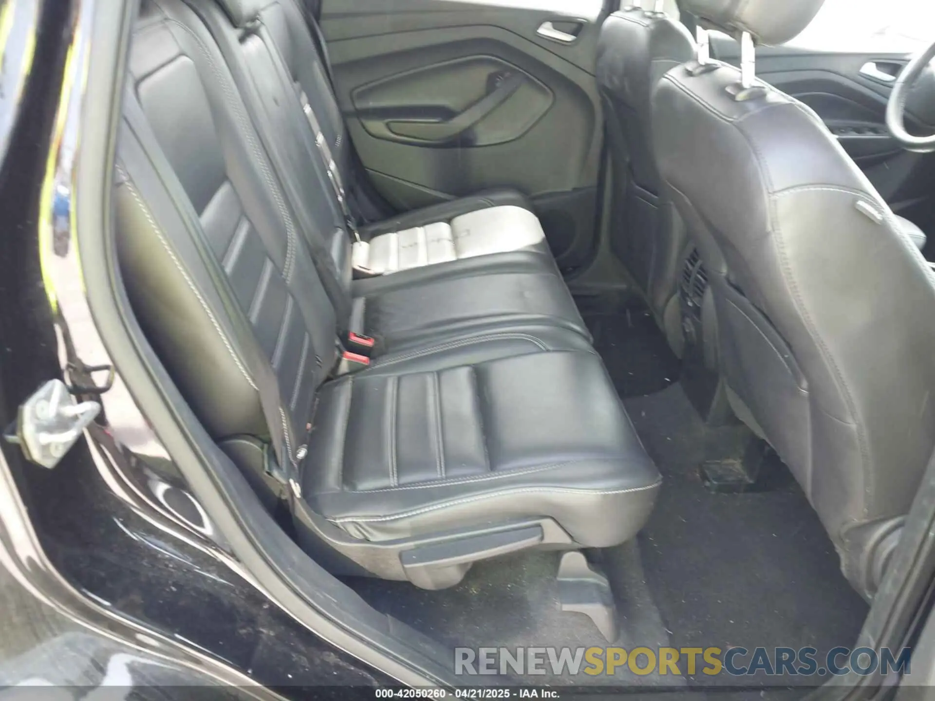 8 fotografías del automóvil dañado 1FMCU0HD8KUB95331 FORD ESCAPE 2019