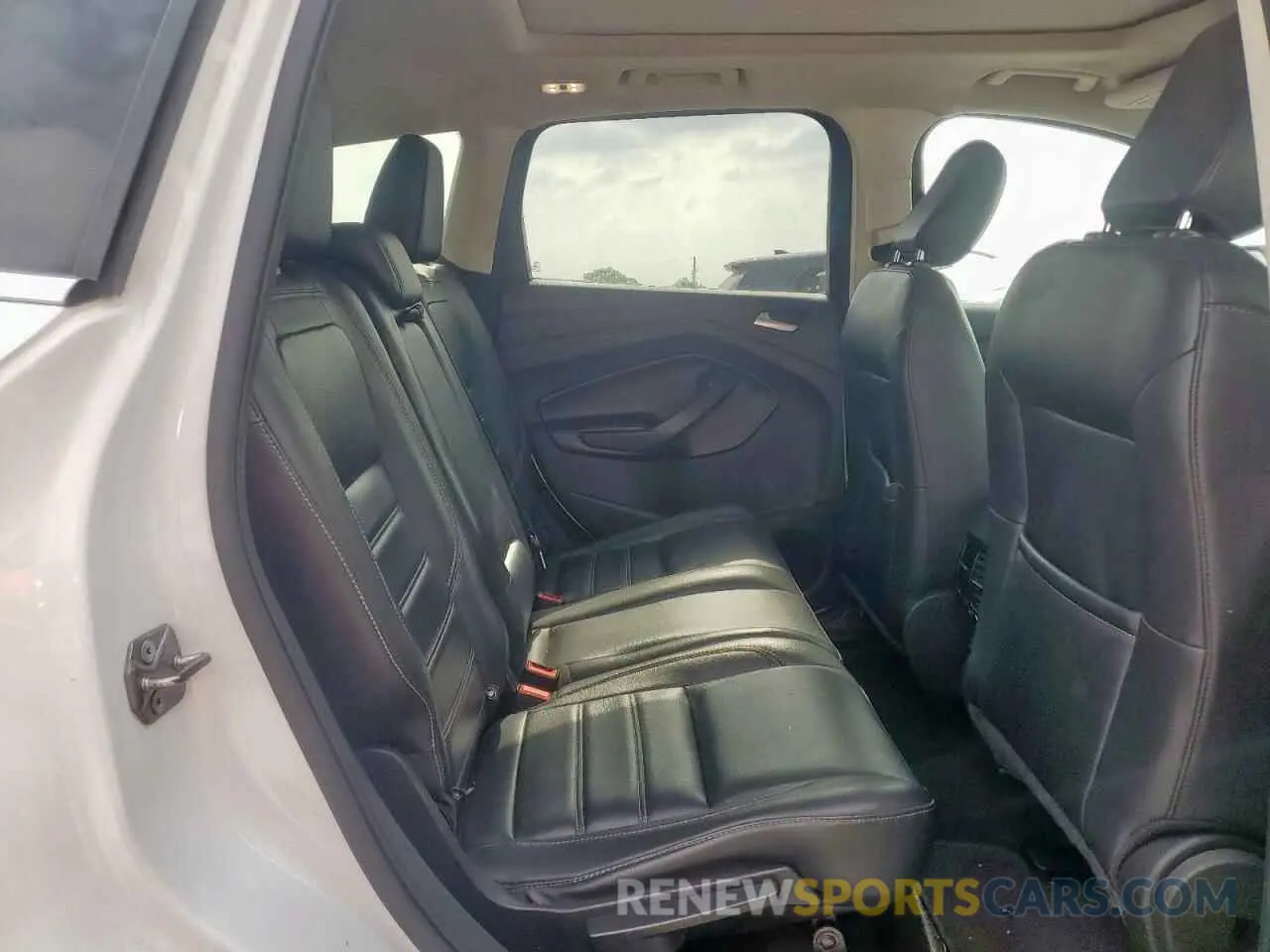 11 fotografías del automóvil dañado 1FMCU0HD8KUC25623 FORD ESCAPE 2019