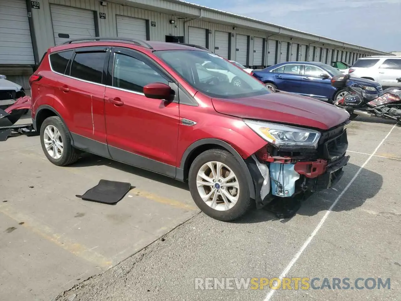 4 fotografías del automóvil dañado 1FMCU0HD8KUC49761 FORD ESCAPE 2019