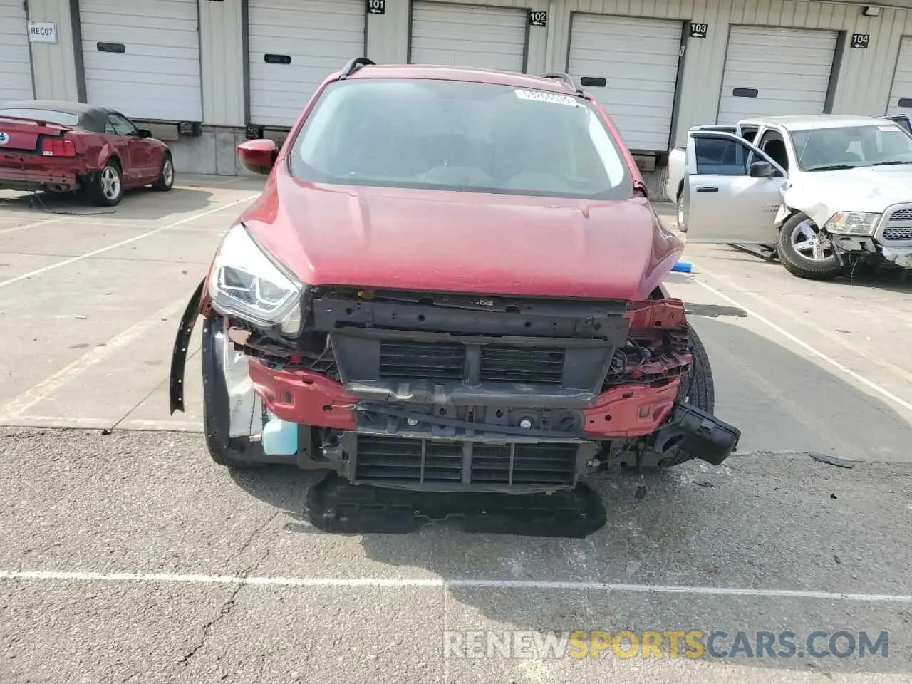 5 fotografías del automóvil dañado 1FMCU0HD8KUC49761 FORD ESCAPE 2019