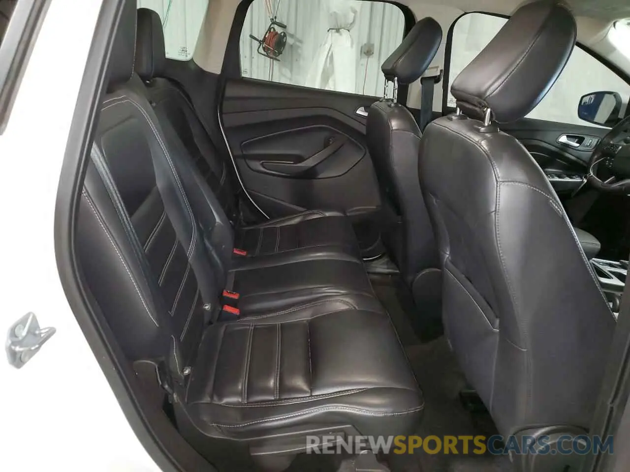 11 fotografías del automóvil dañado 1FMCU0HD9KUA10347 FORD ESCAPE 2019