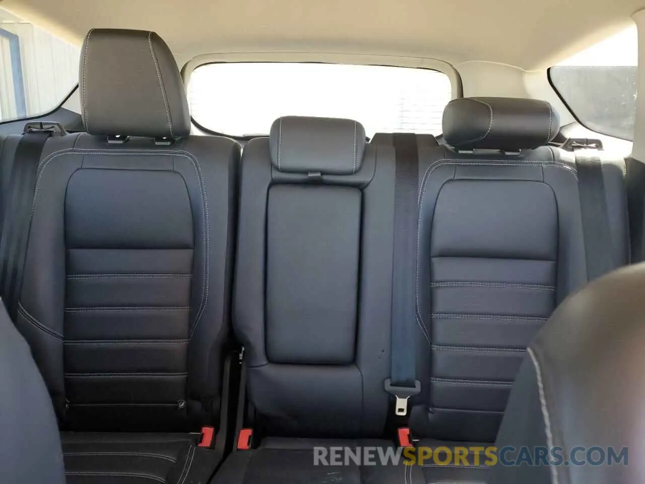 10 fotografías del automóvil dañado 1FMCU0HD9KUA11904 FORD ESCAPE 2019