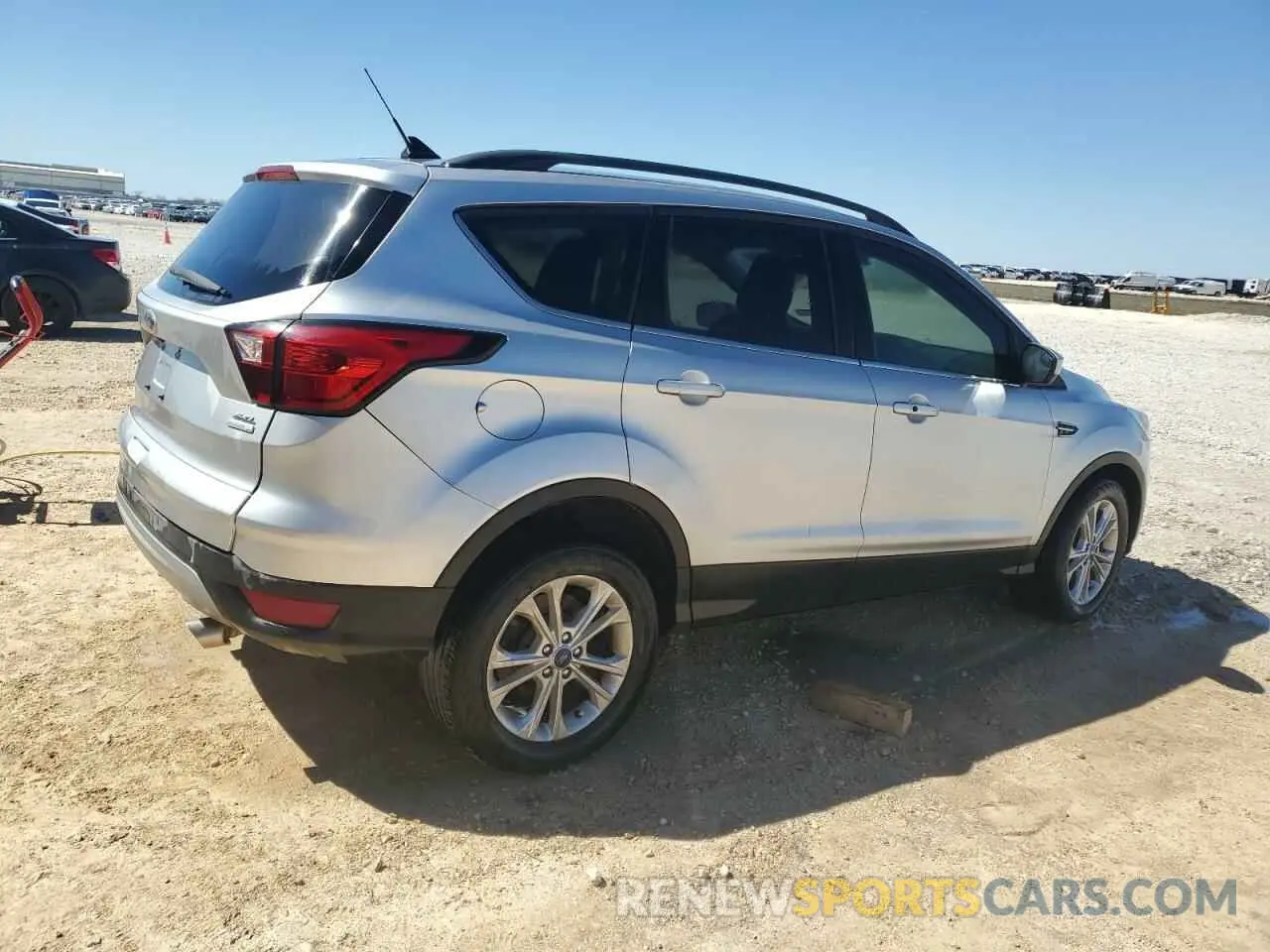 3 fotografías del automóvil dañado 1FMCU0HD9KUA11904 FORD ESCAPE 2019
