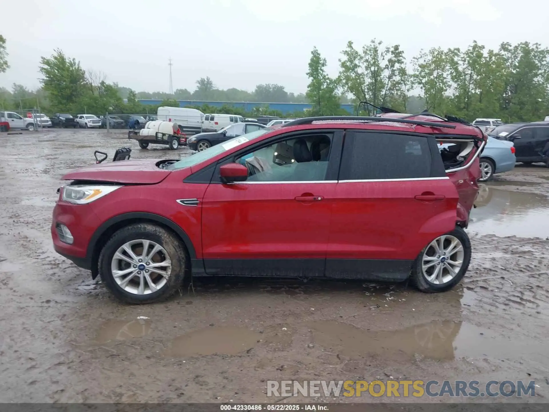13 fotografías del automóvil dañado 1FMCU0HD9KUA14222 FORD ESCAPE 2019