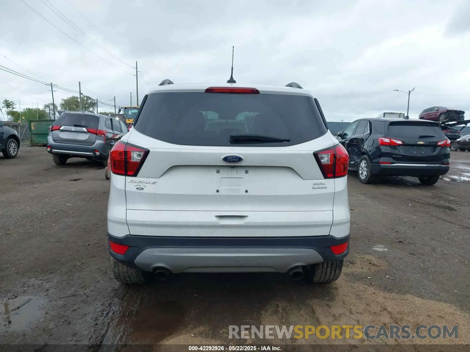 16 fotografías del automóvil dañado 1FMCU0HDXKUA77863 FORD ESCAPE 2019