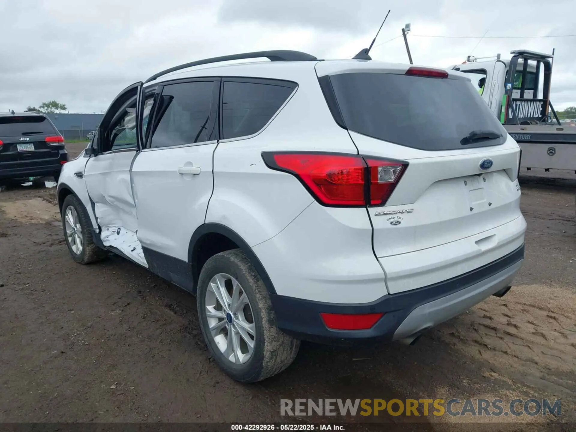 3 fotografías del automóvil dañado 1FMCU0HDXKUA77863 FORD ESCAPE 2019