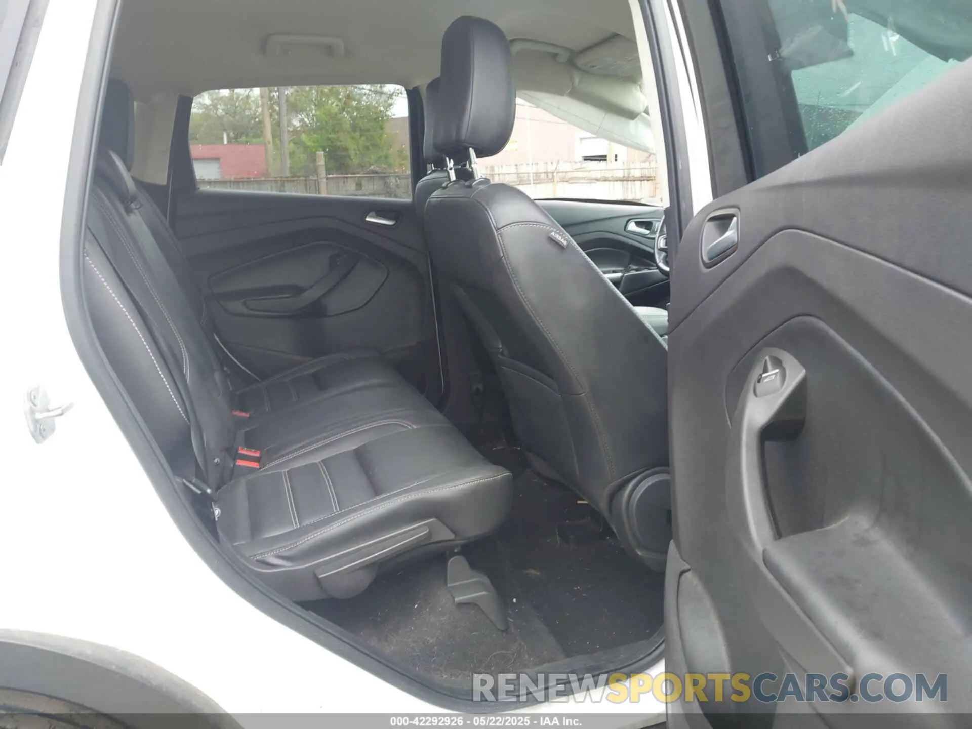 8 fotografías del automóvil dañado 1FMCU0HDXKUA77863 FORD ESCAPE 2019