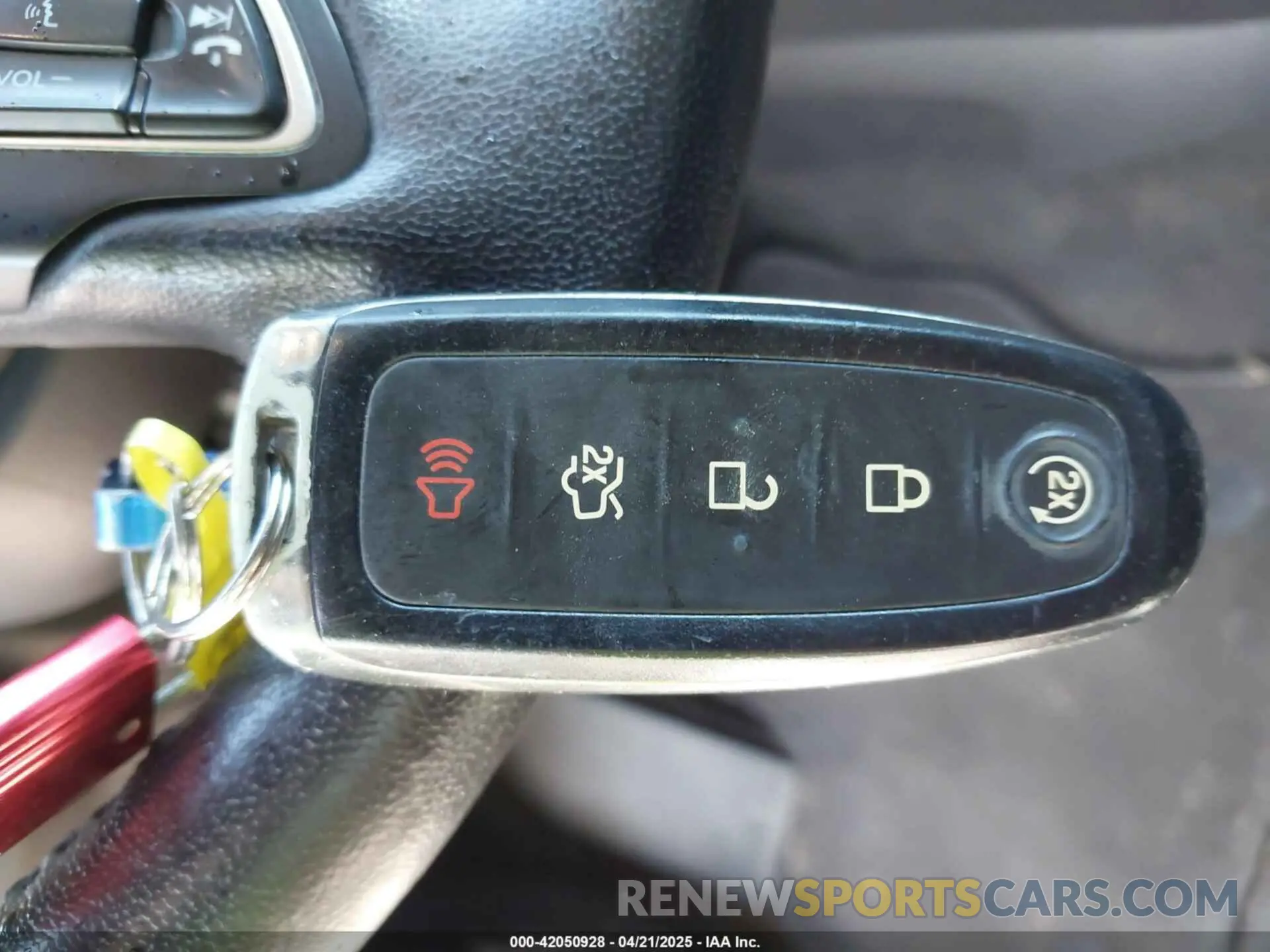 11 fotografías del automóvil dañado 1FMCU0HDXKUC08077 FORD ESCAPE 2019