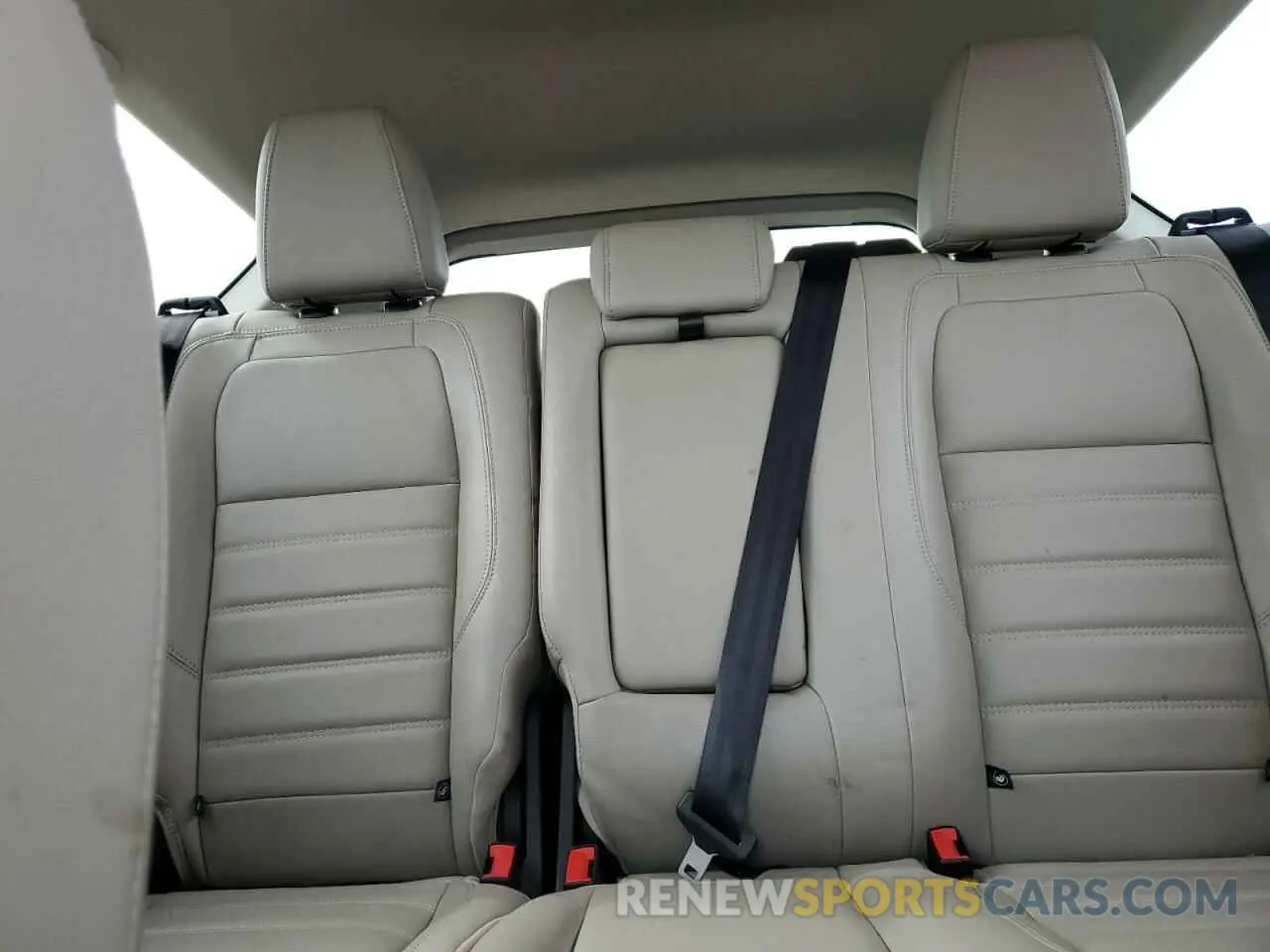 10 fotografías del automóvil dañado 1FMCU0J91KUB19987 FORD ESCAPE 2019
