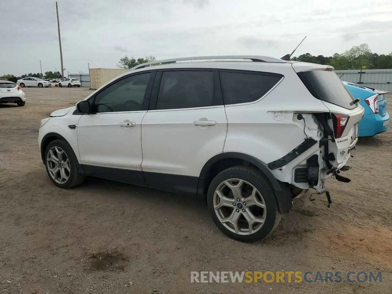 2 fotografías del automóvil dañado 1FMCU0J91KUB19987 FORD ESCAPE 2019