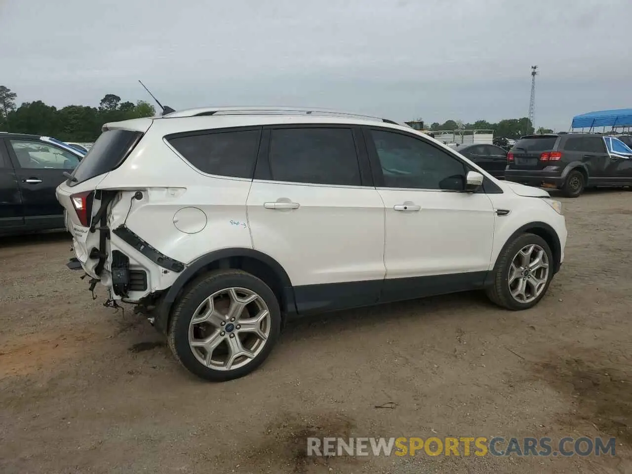 3 fotografías del automóvil dañado 1FMCU0J91KUB19987 FORD ESCAPE 2019