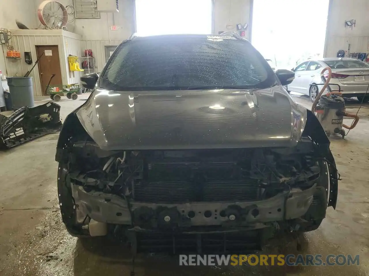 5 fotografías del automóvil dañado 1FMCU0J91KUC02268 FORD ESCAPE 2019