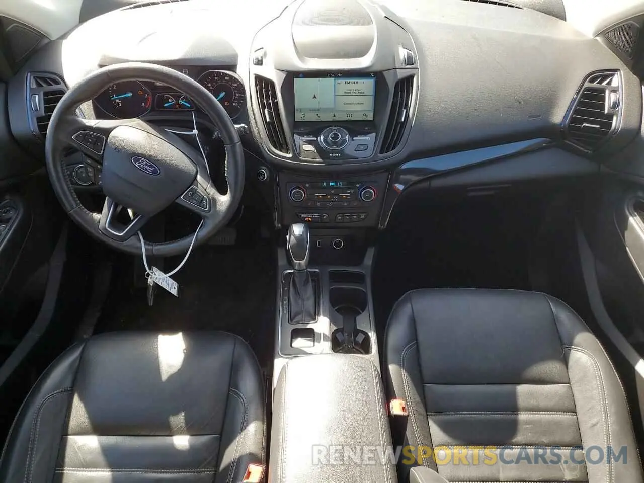 8 fotografías del automóvil dañado 1FMCU0J94KUB81464 FORD ESCAPE 2019