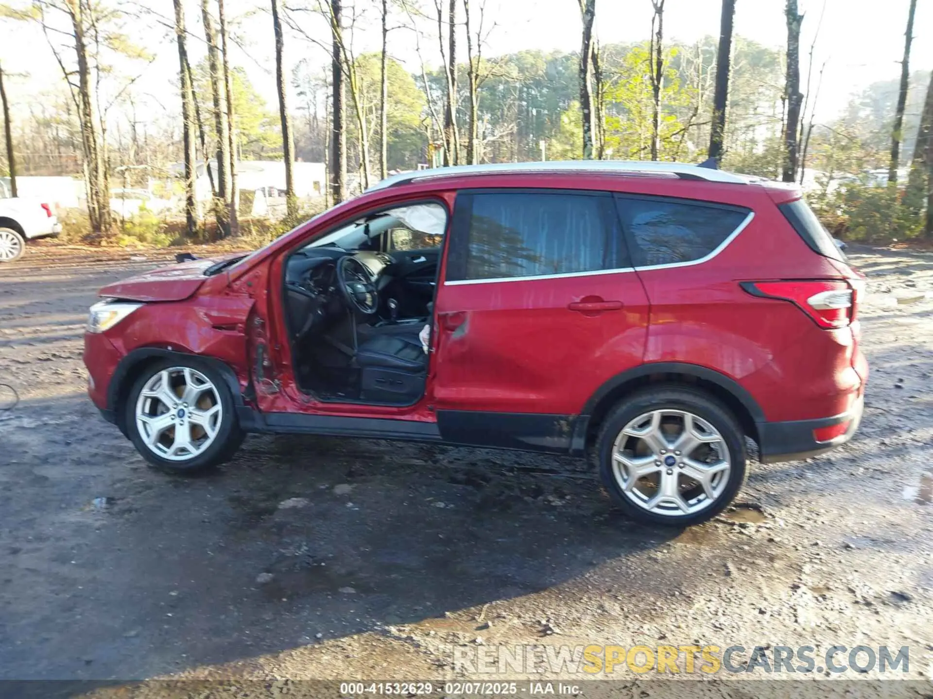 15 fotografías del automóvil dañado 1FMCU0J95KUA50852 FORD ESCAPE 2019