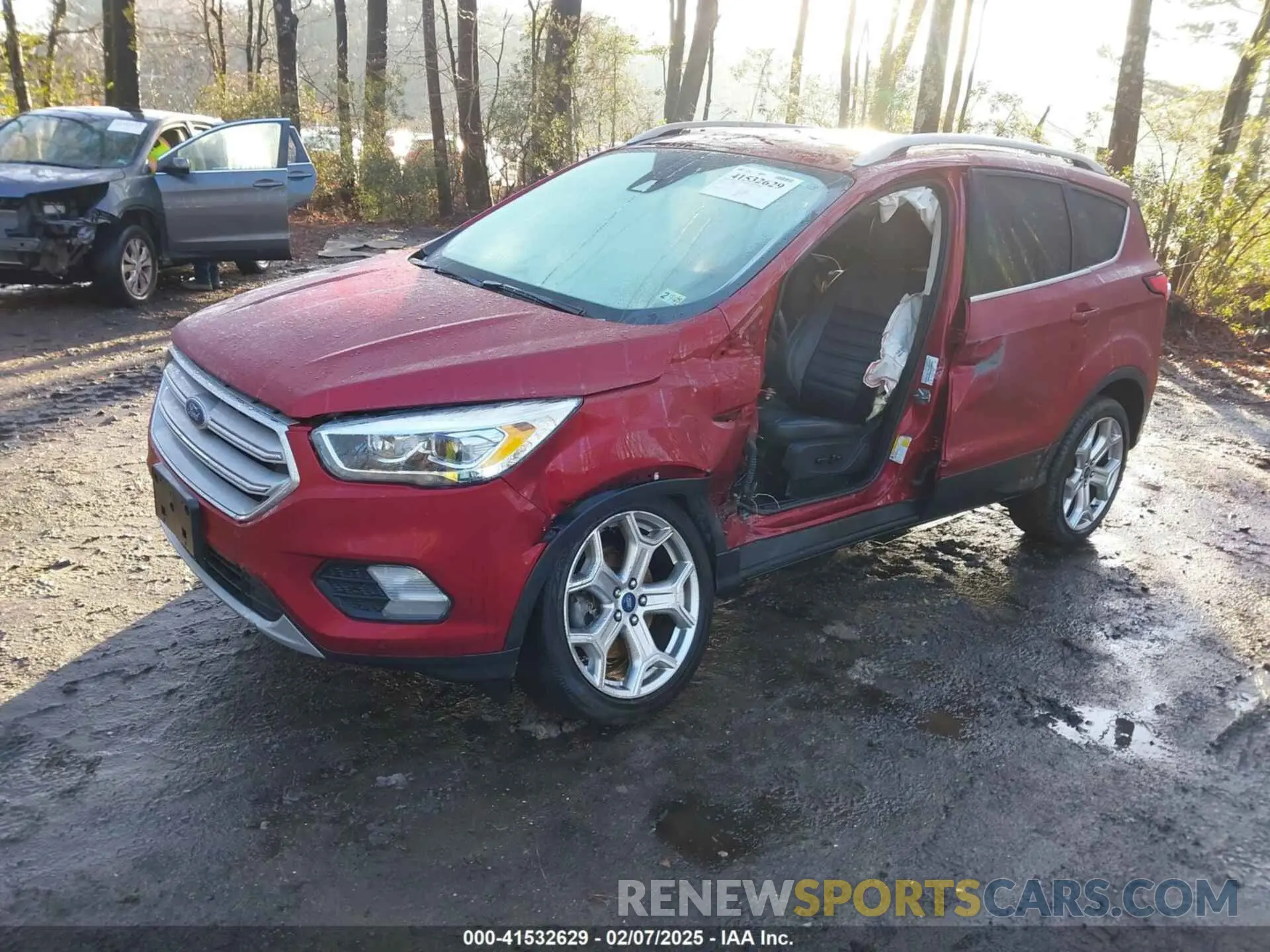 2 fotografías del automóvil dañado 1FMCU0J95KUA50852 FORD ESCAPE 2019