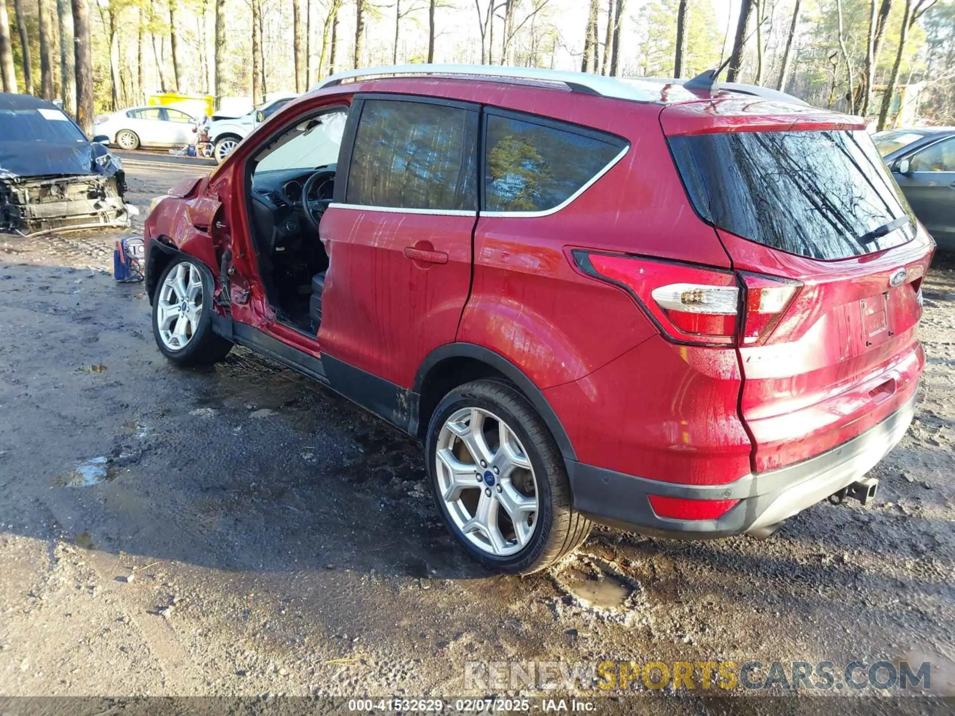 3 fotografías del automóvil dañado 1FMCU0J95KUA50852 FORD ESCAPE 2019
