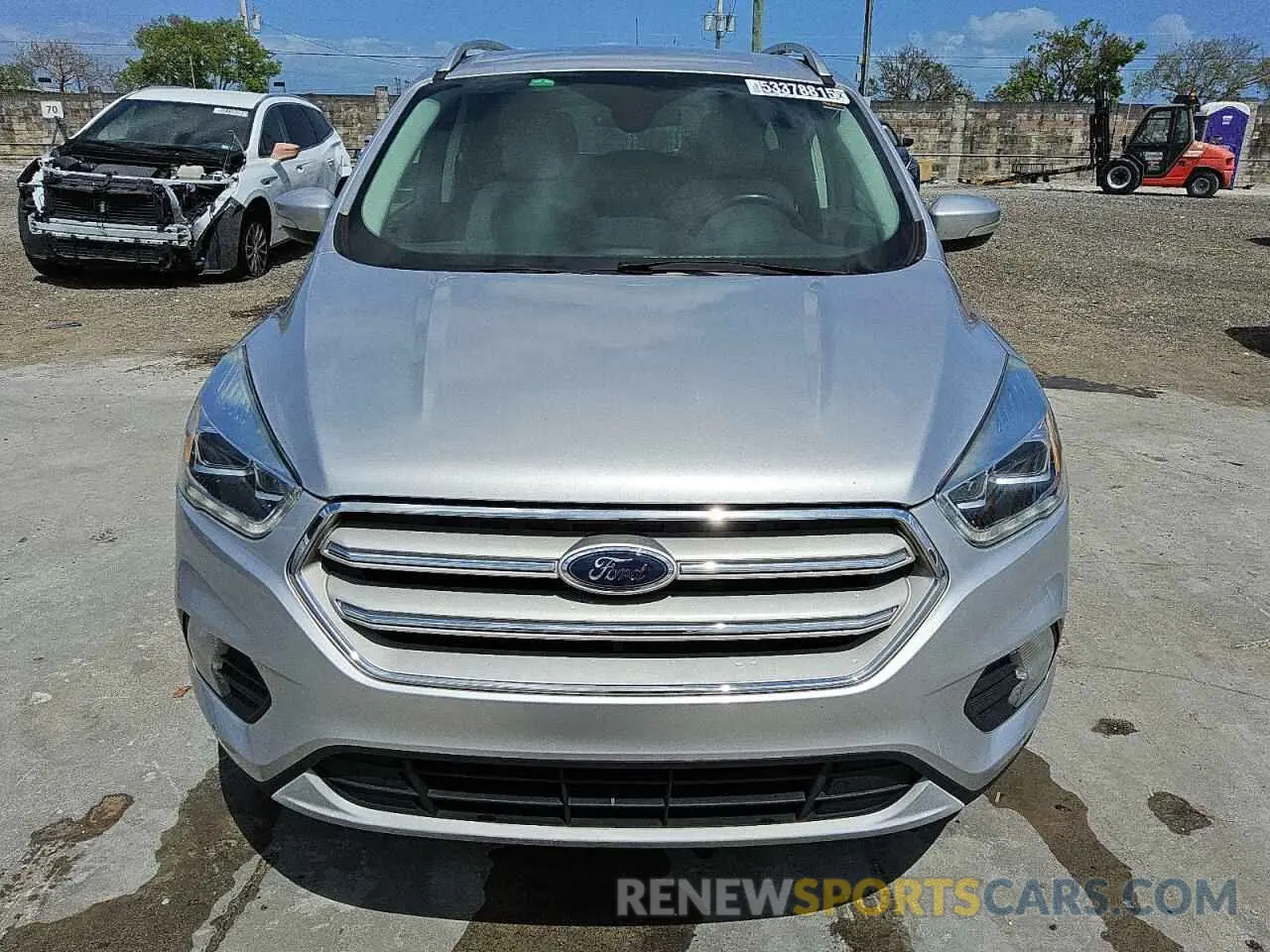 5 fotografías del automóvil dañado 1FMCU0J95KUB48327 FORD ESCAPE 2019