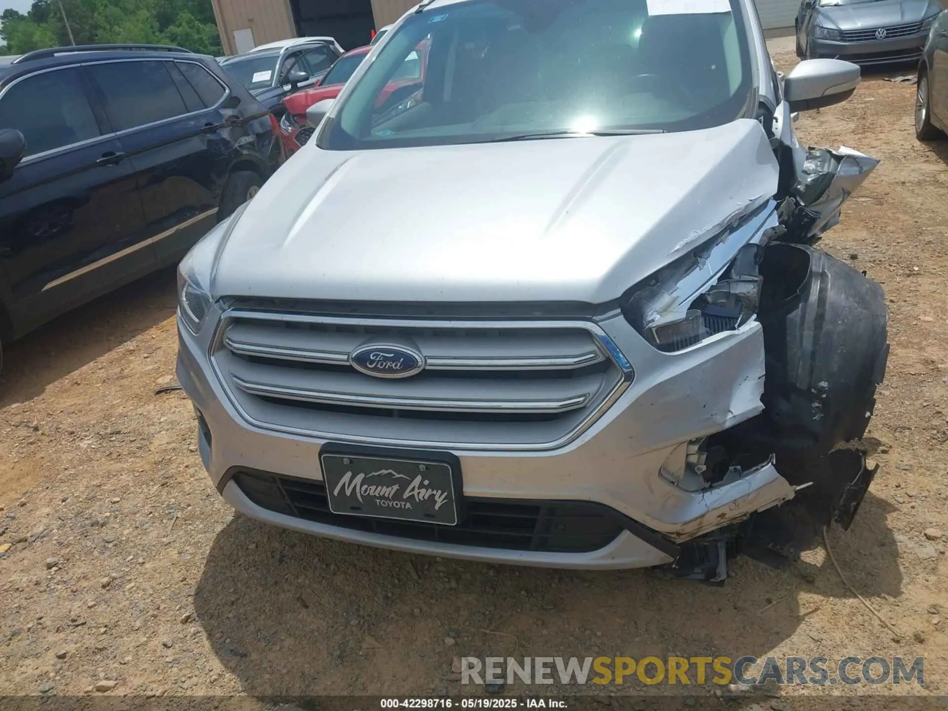 11 fotografías del automóvil dañado 1FMCU0J98KUA75390 FORD ESCAPE 2019