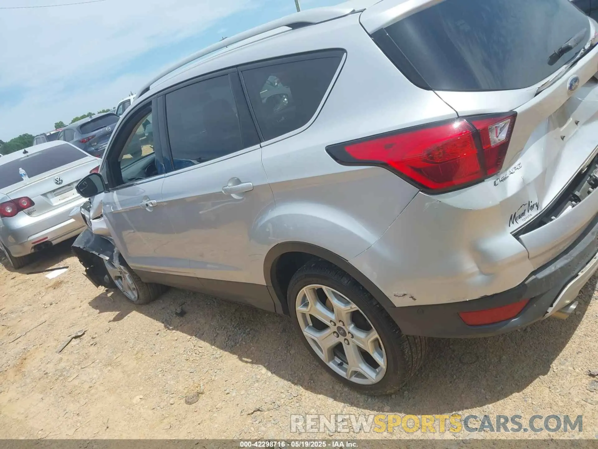 13 fotografías del automóvil dañado 1FMCU0J98KUA75390 FORD ESCAPE 2019