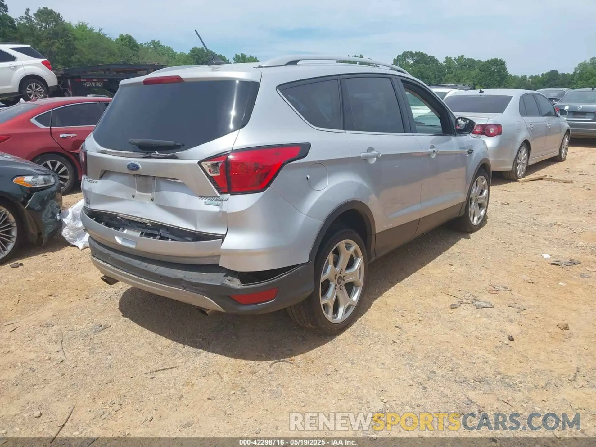 4 fotografías del automóvil dañado 1FMCU0J98KUA75390 FORD ESCAPE 2019