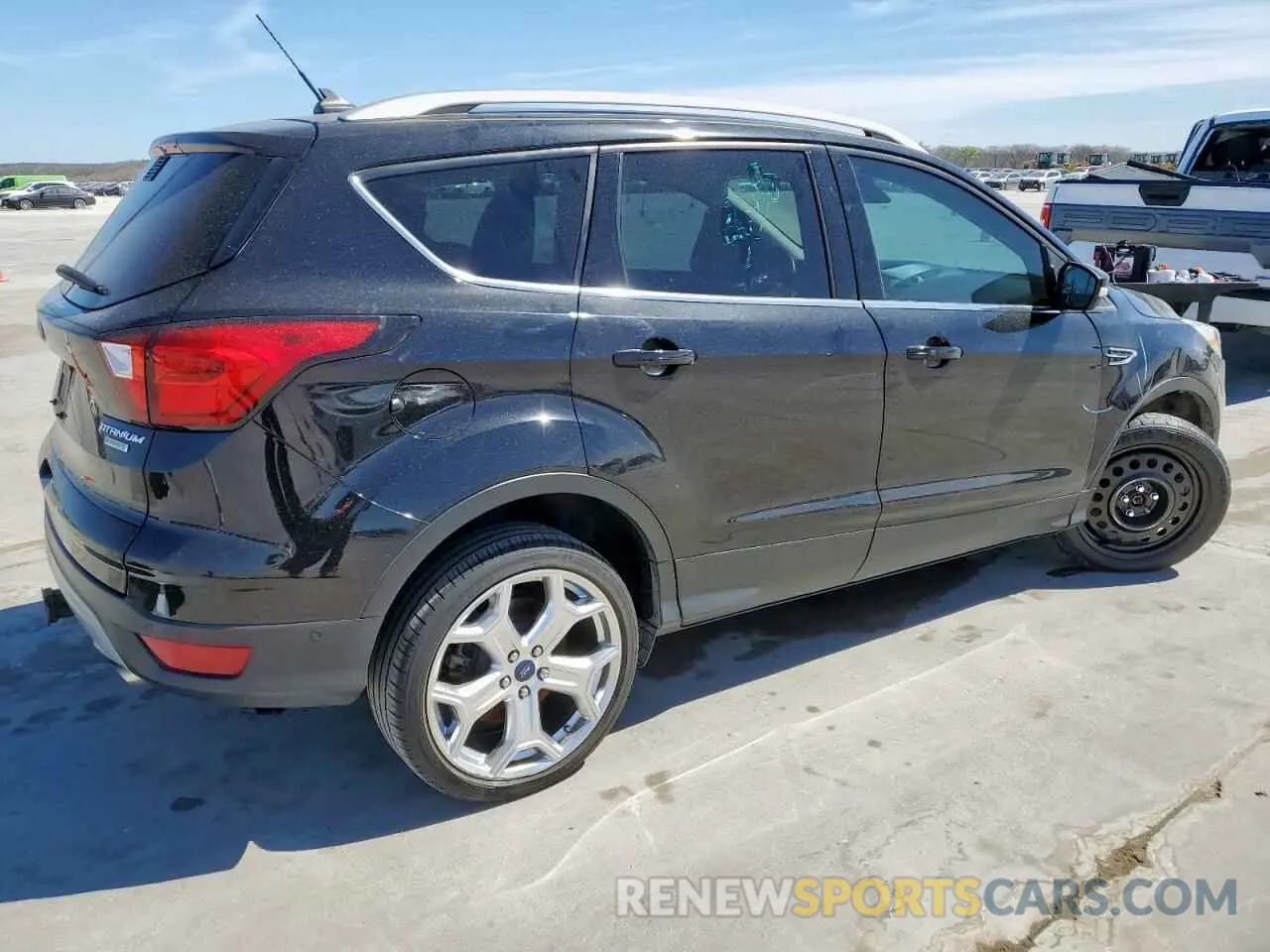 3 fotografías del automóvil dañado 1FMCU0J99KUA41197 FORD ESCAPE 2019