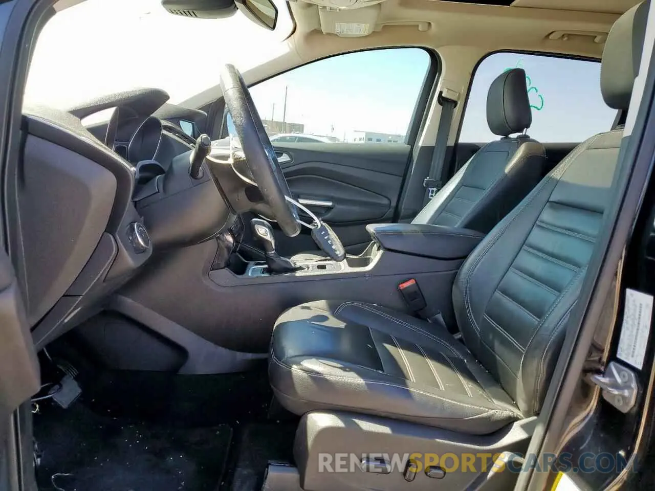 7 fotografías del automóvil dañado 1FMCU0J99KUA41197 FORD ESCAPE 2019