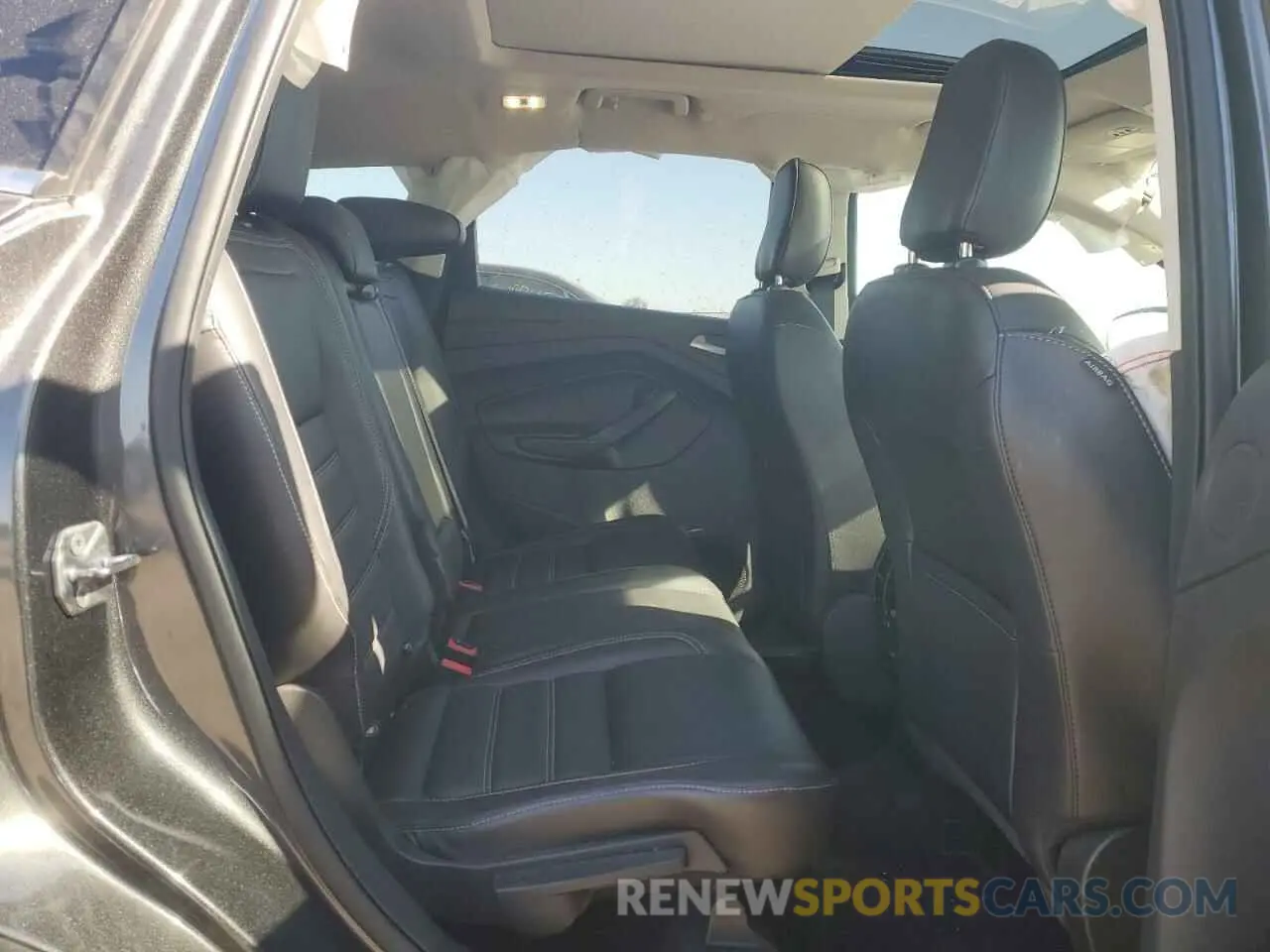 10 fotografías del automóvil dañado 1FMCU0J99KUA91761 FORD ESCAPE 2019