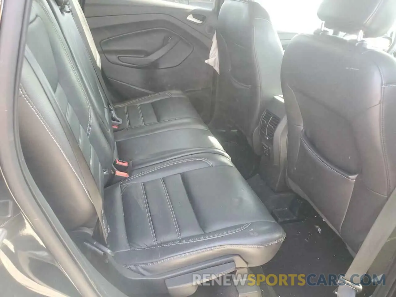 12 fotografías del automóvil dañado 1FMCU0J99KUB10731 FORD ESCAPE 2019