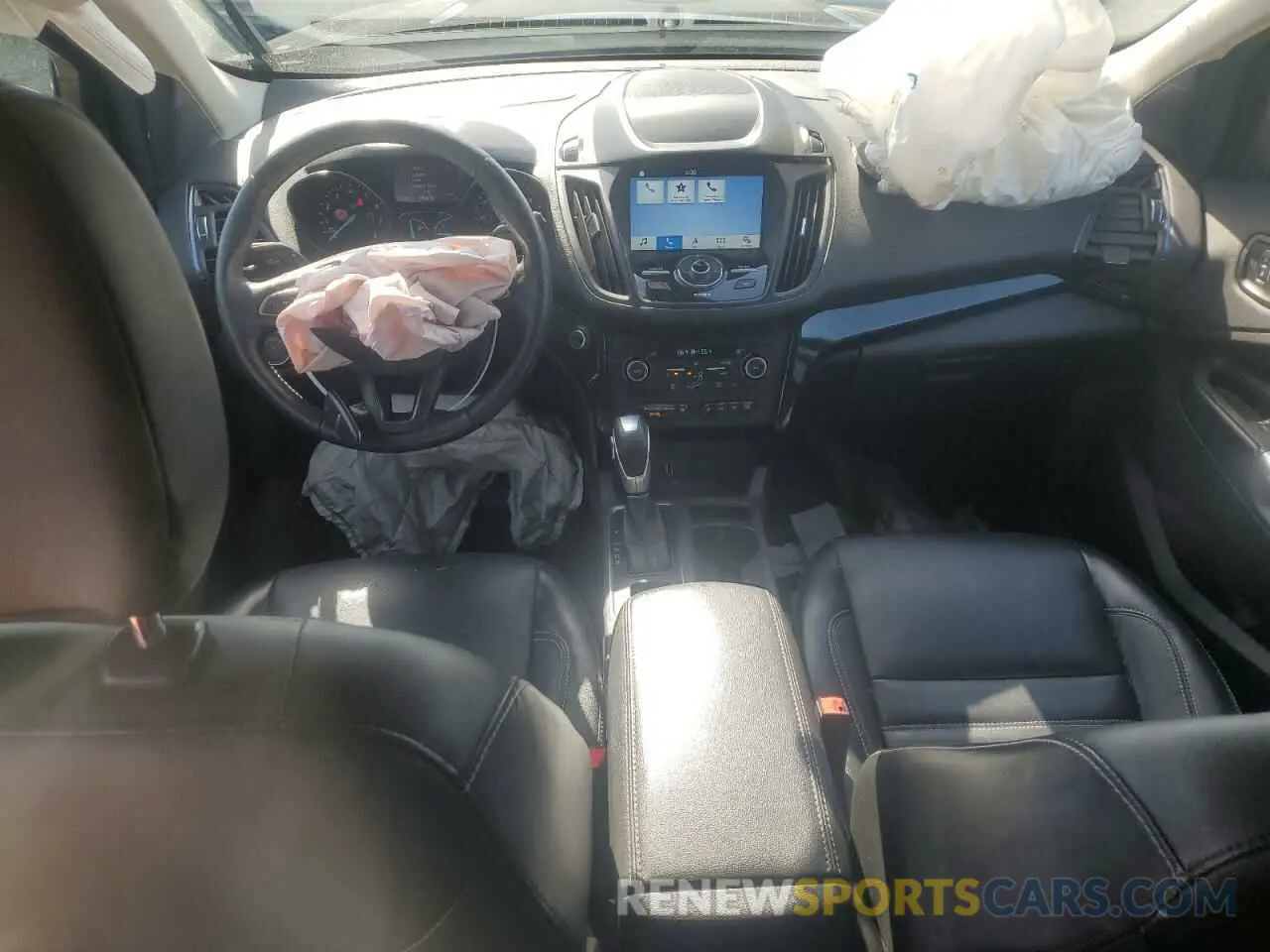 8 fotografías del automóvil dañado 1FMCU0J99KUB10731 FORD ESCAPE 2019