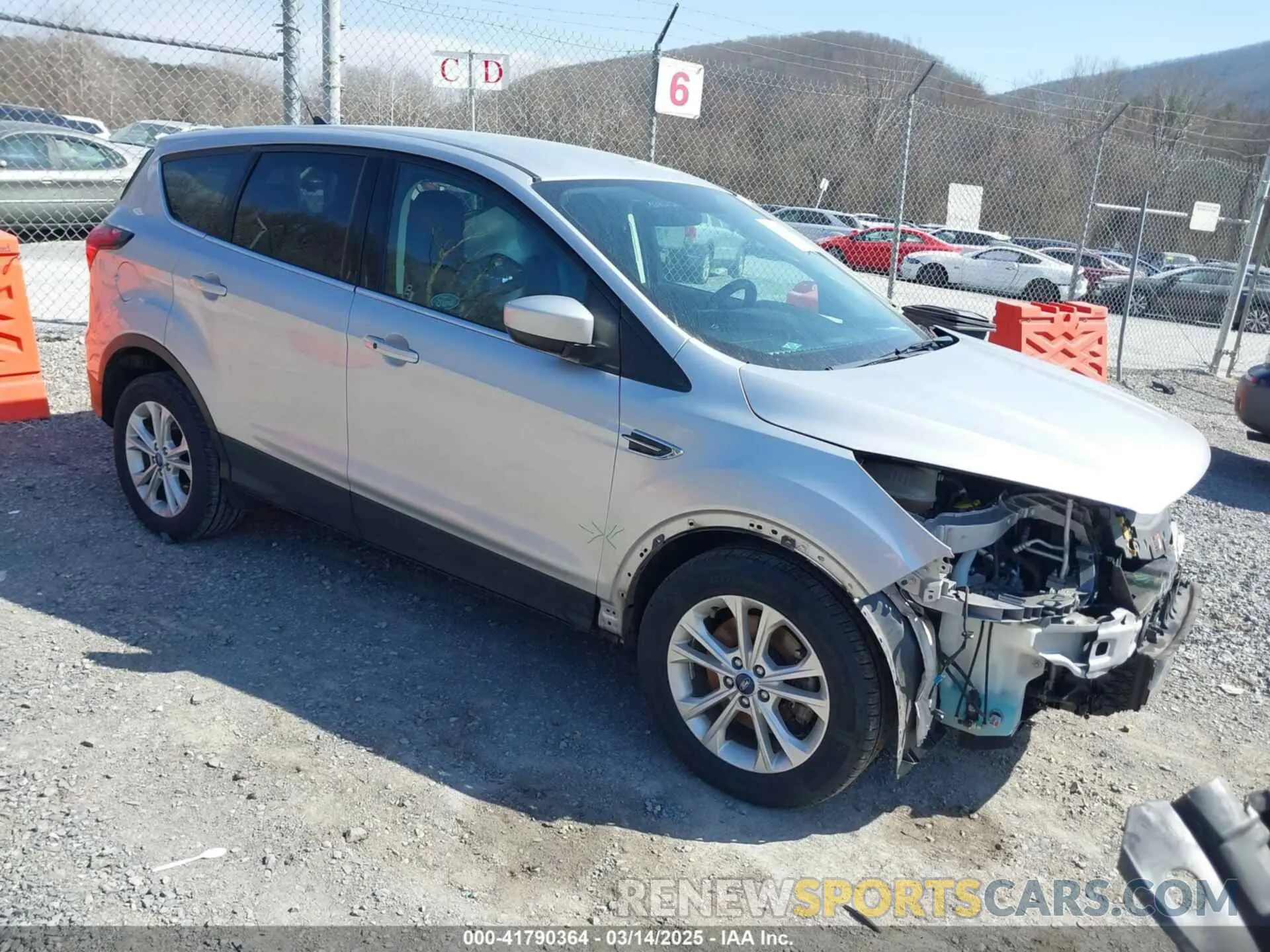 1 fotografías del automóvil dañado 1FMCU9GD0KUA12963 FORD ESCAPE 2019