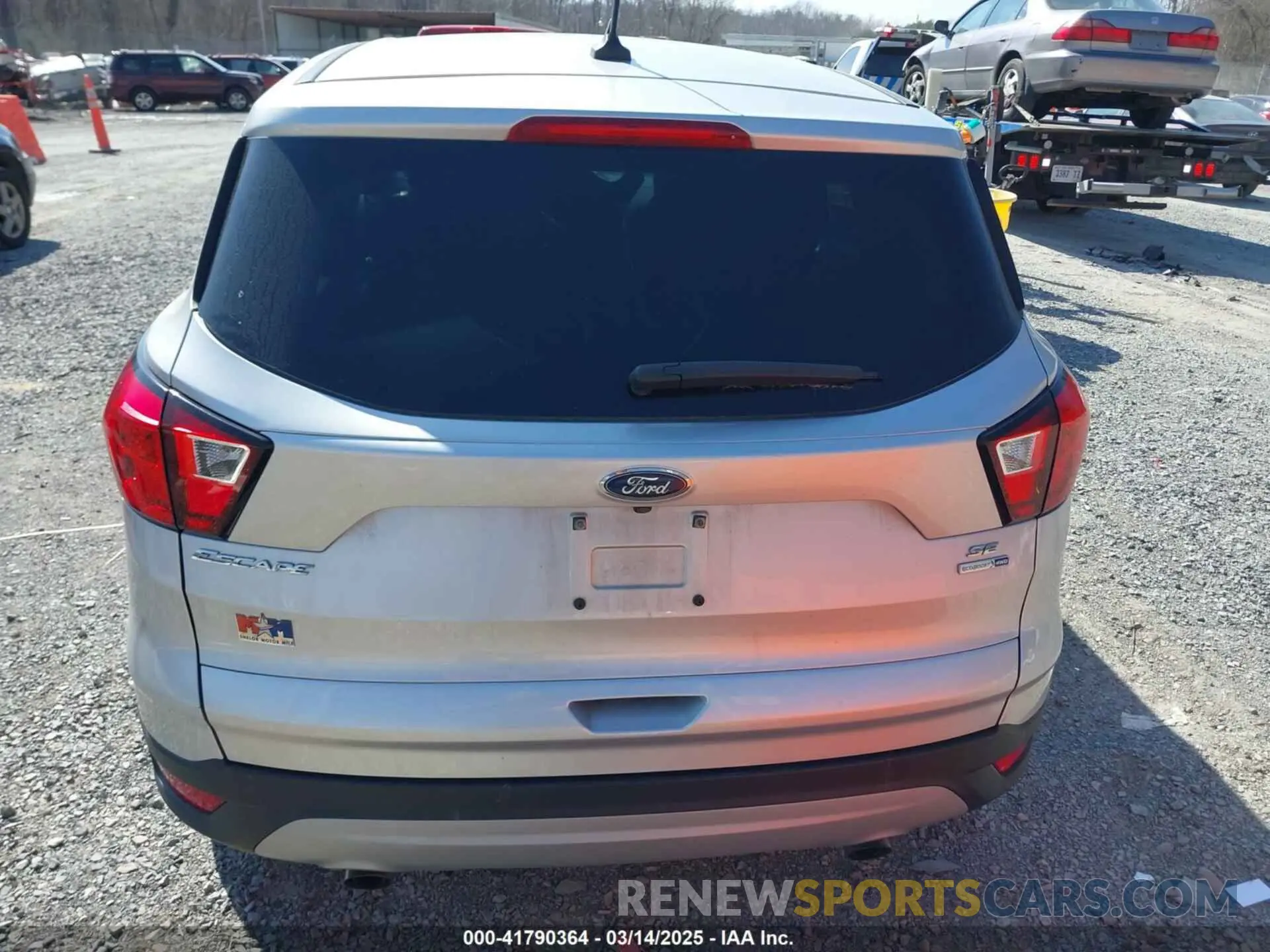 17 fotografías del automóvil dañado 1FMCU9GD0KUA12963 FORD ESCAPE 2019